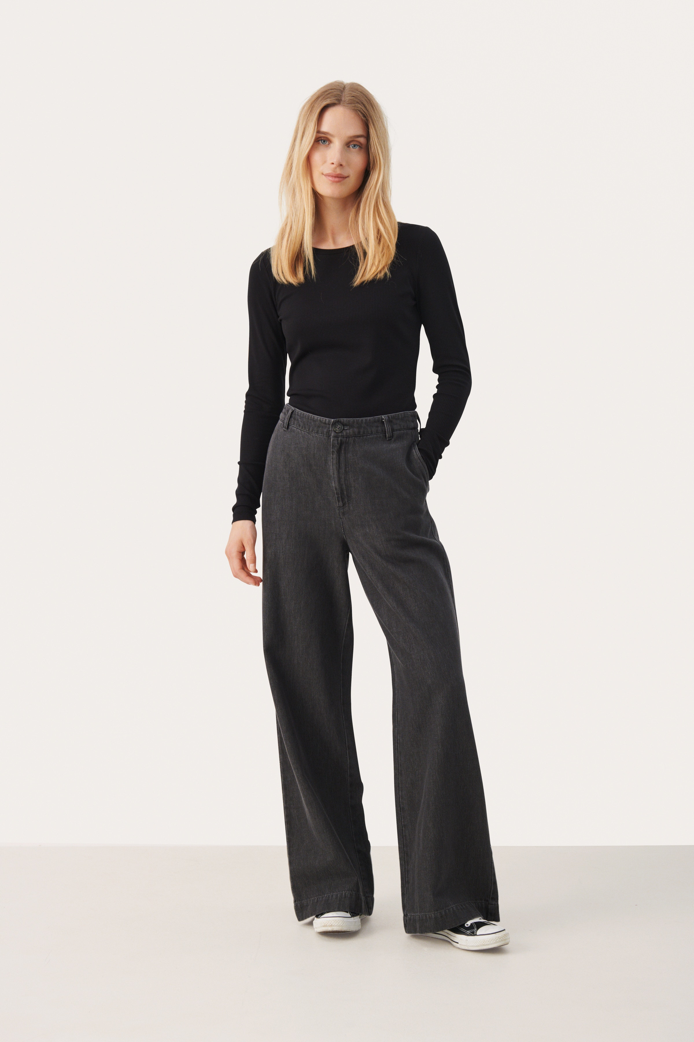 CoraliePW Hose LOOKBOOK FRONT 30307937-300150