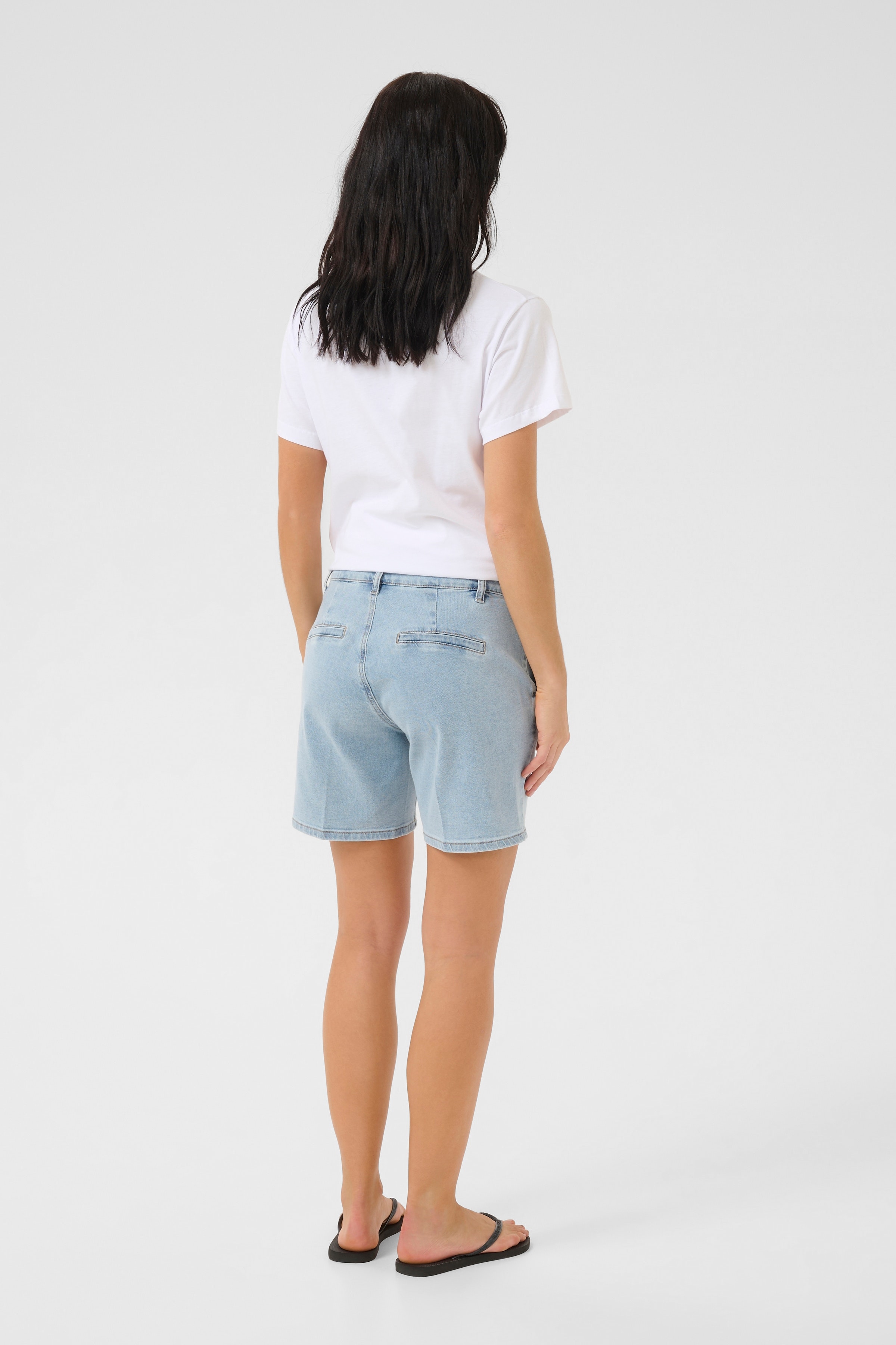 LaraMW Shorts LOOKBOOK BACK 10704391-100045