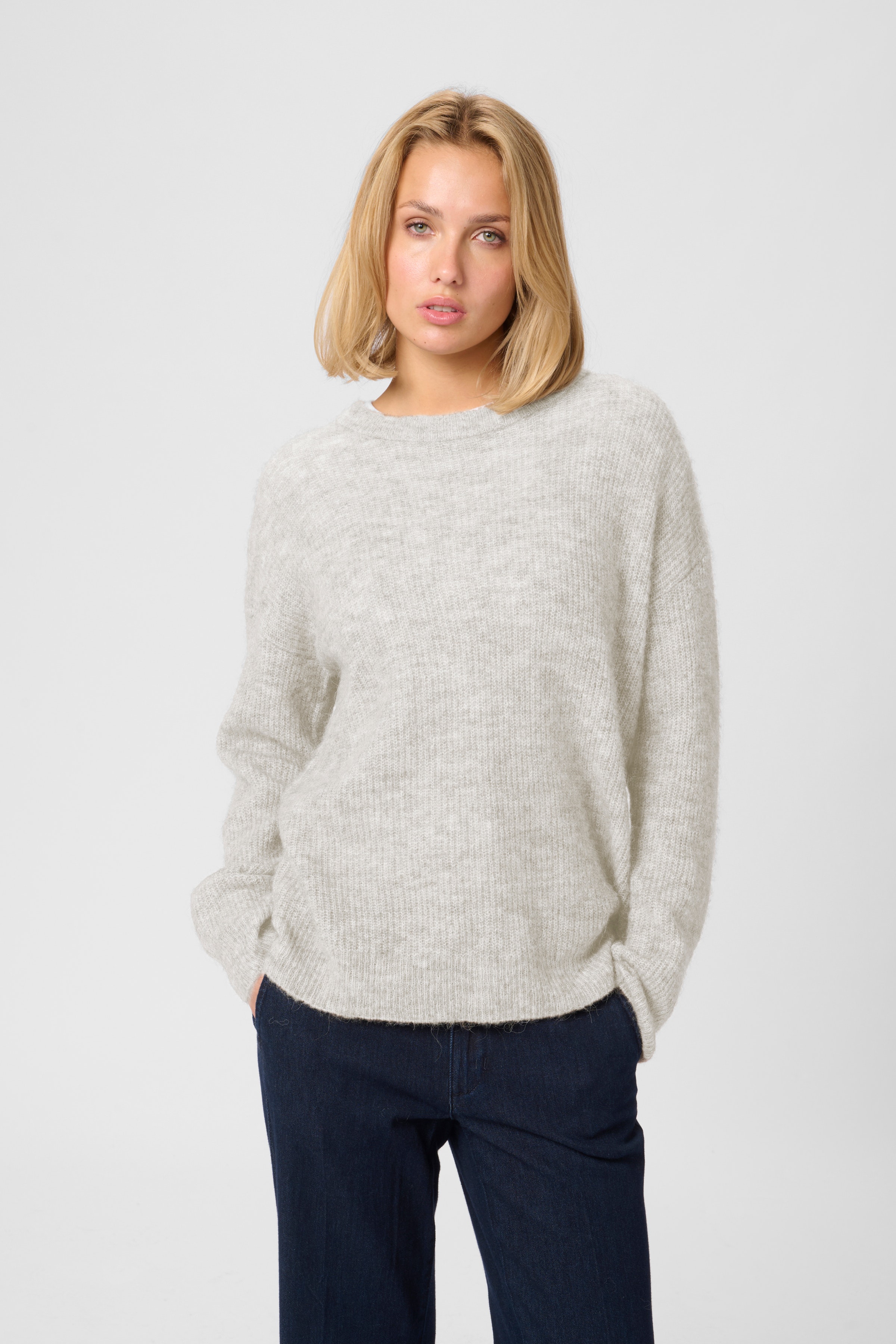 05 THE KNIT PULLOVER LOOKBOOK FRONT 10703603-100378