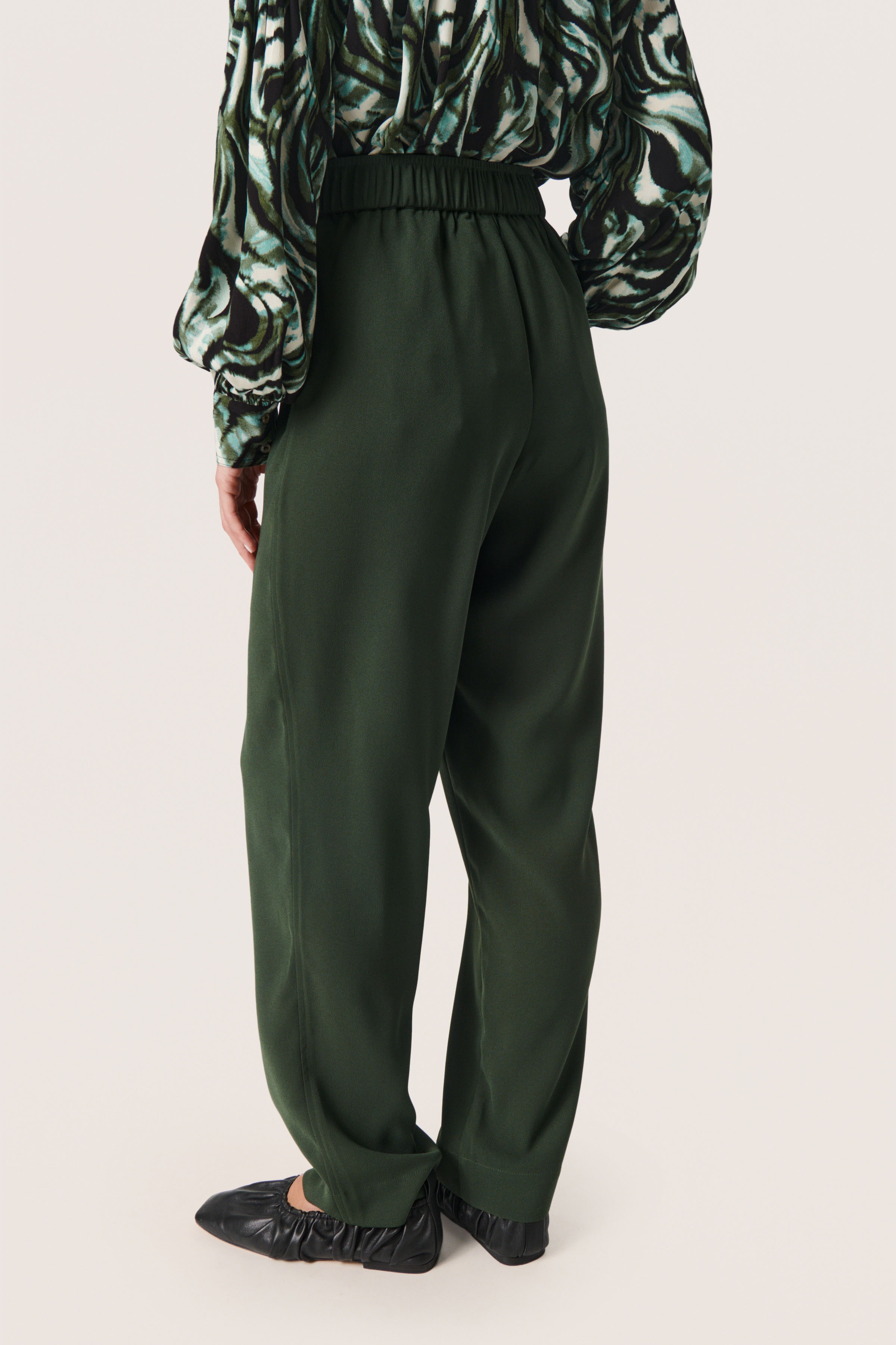 SLShirley Trousers LOOKBOOK FRONT 30406346-190417