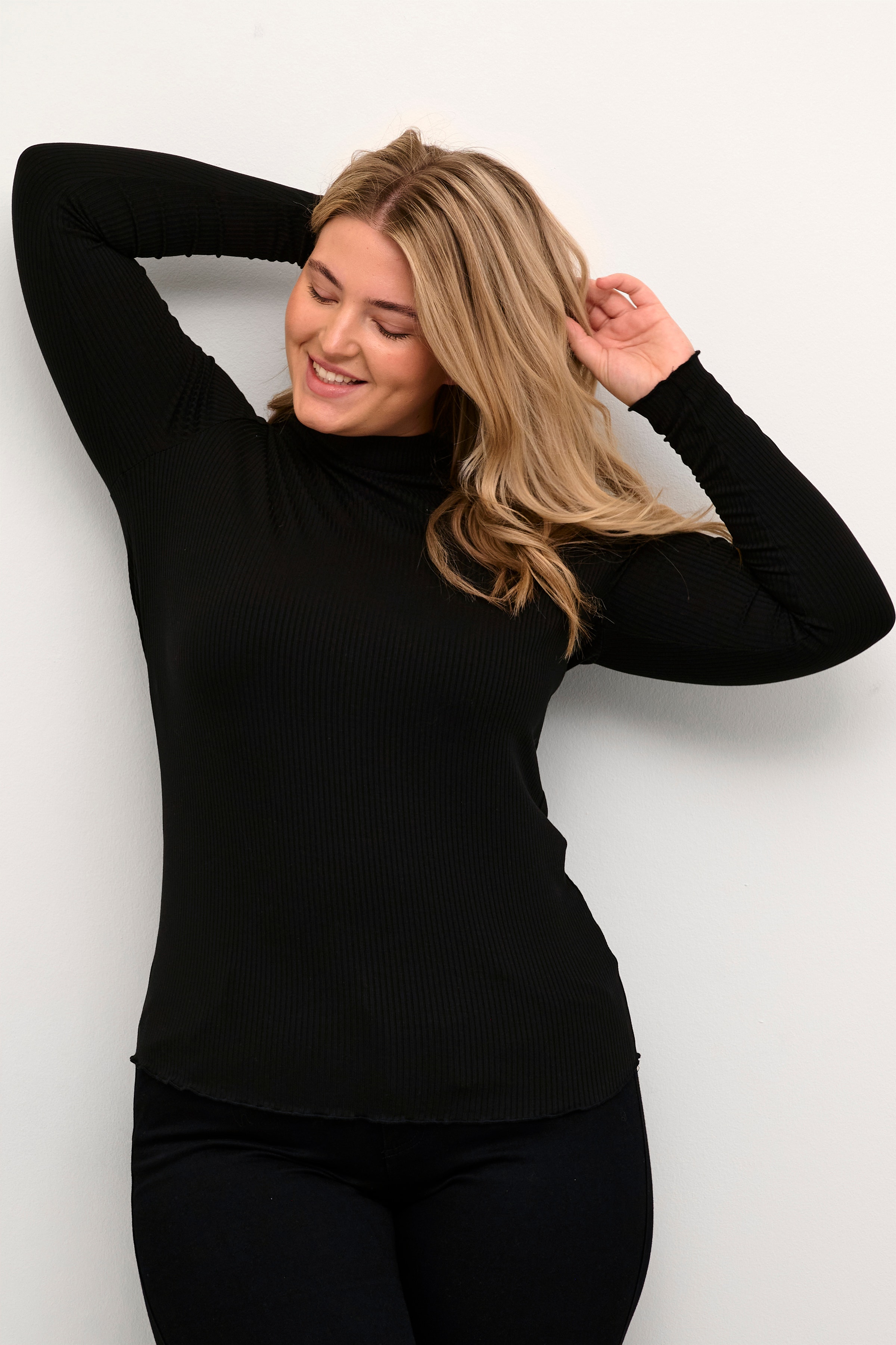 KCdina T-shirt LOOKBOOK FRONT 10581813-100121