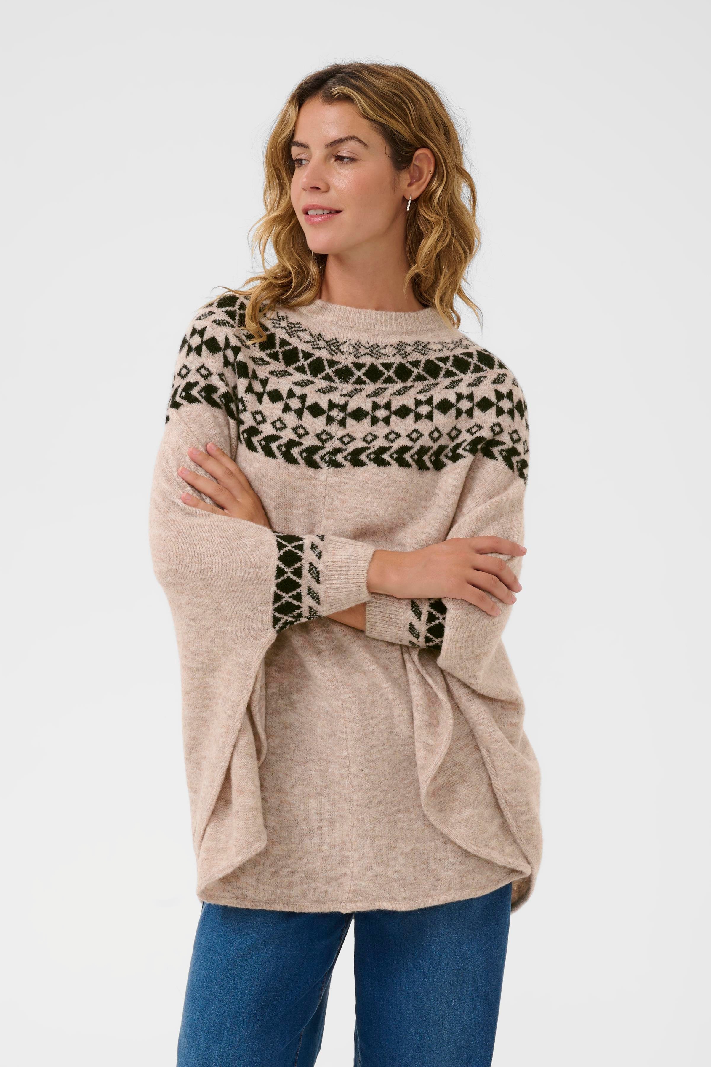 CRCherrie Poncho LOOKBOOK FRONT 10615072-106445