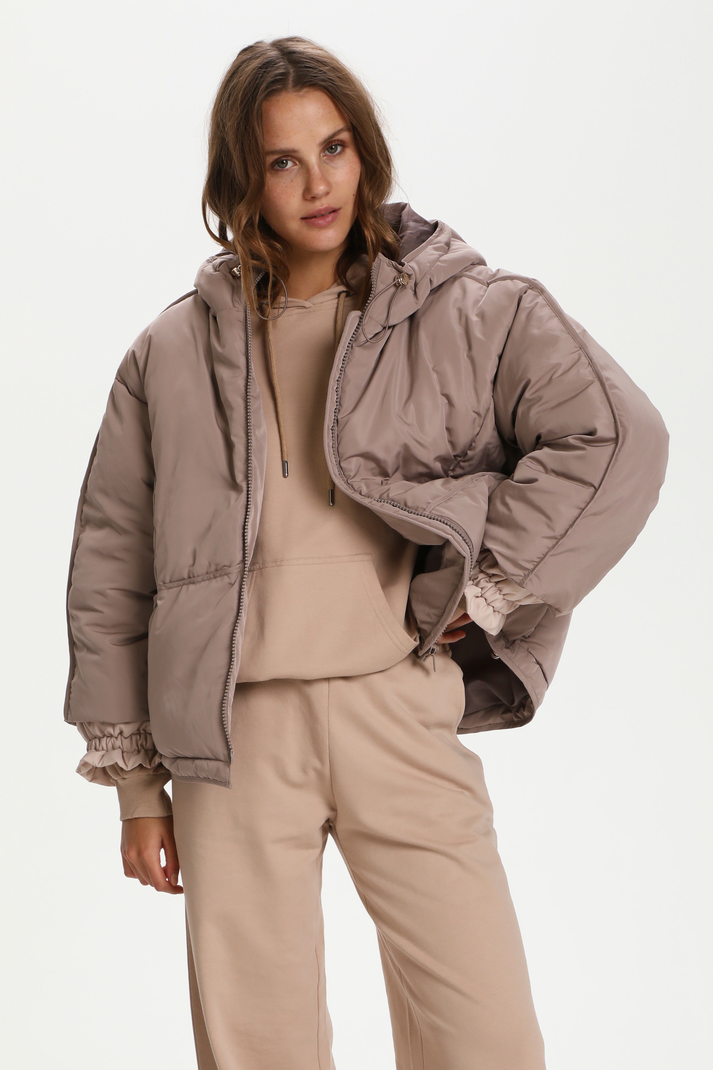 HilarySZ Jacket

 LOOKBOOK FRONT 30511227-171510