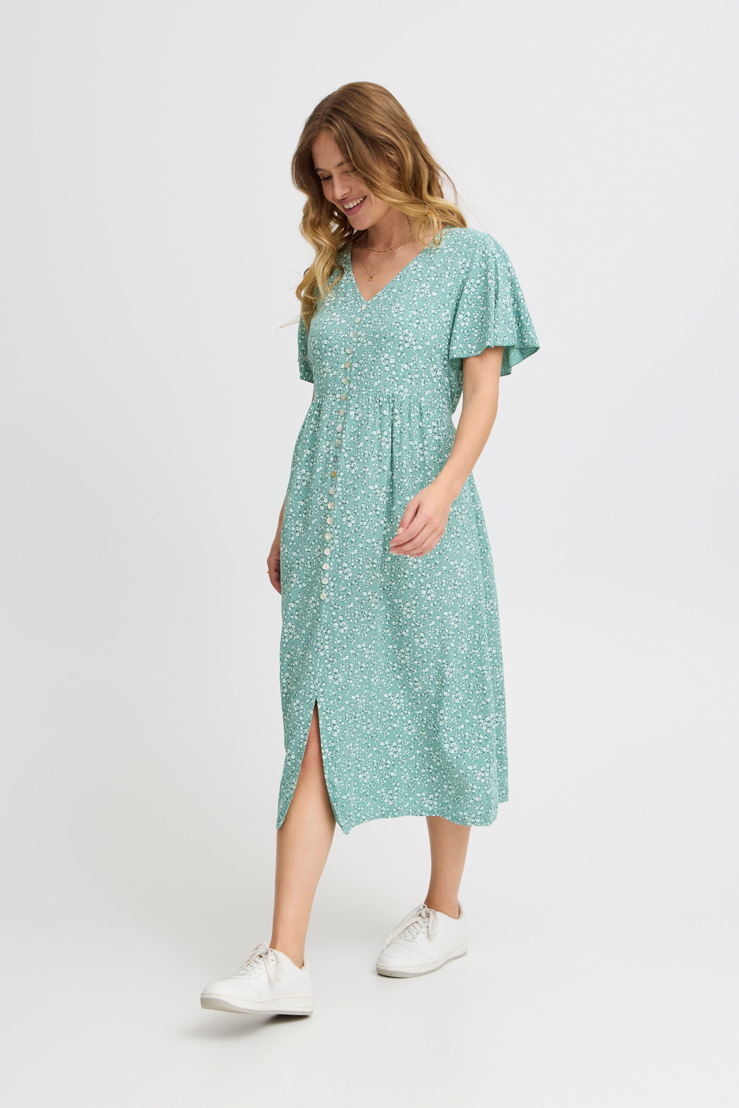 SBGINA Kjole LOOKBOOK FRONT 22100558-165907