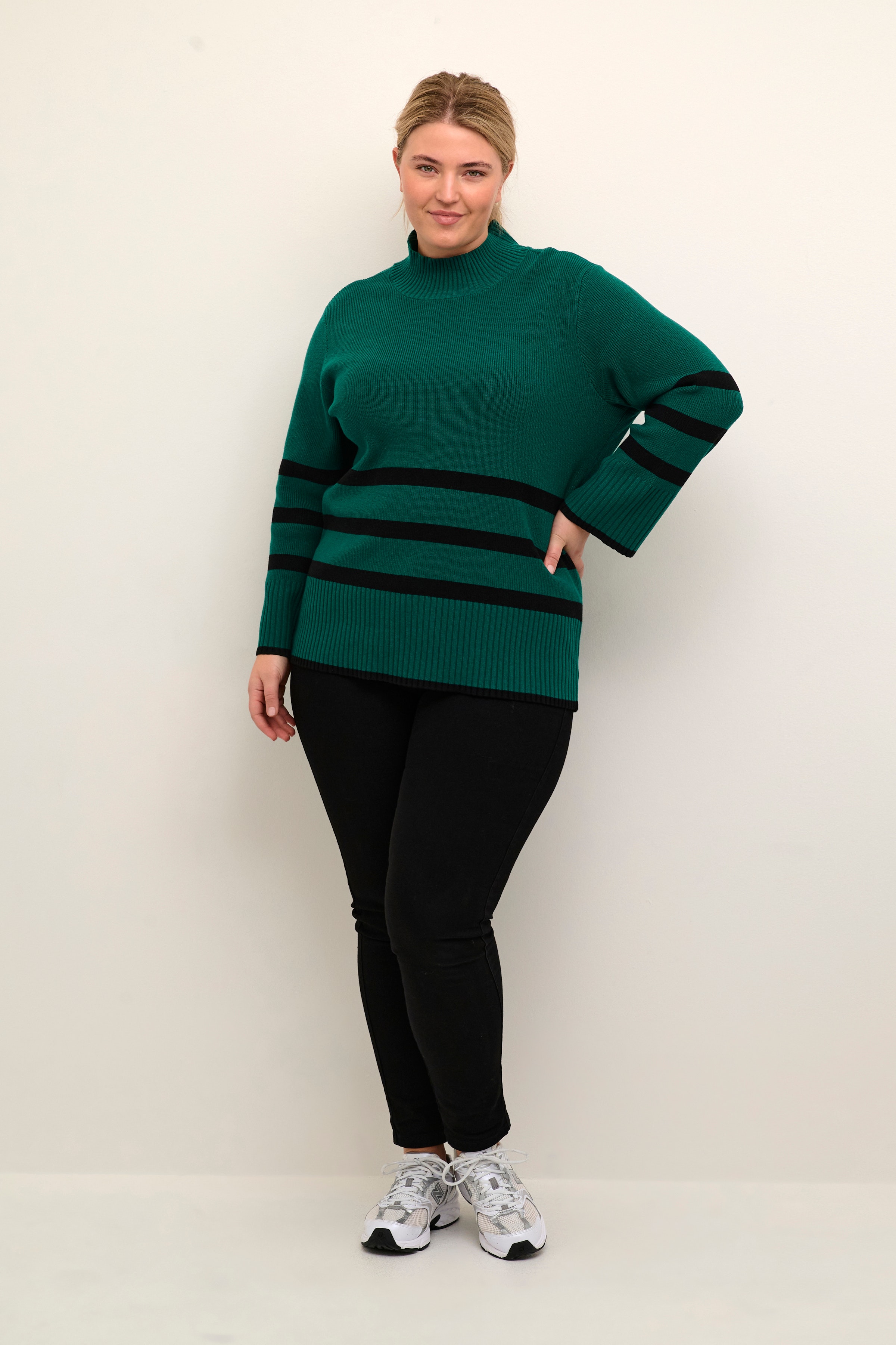 KCnelly Pullover LOOKBOOK FRONT 10581779-195421