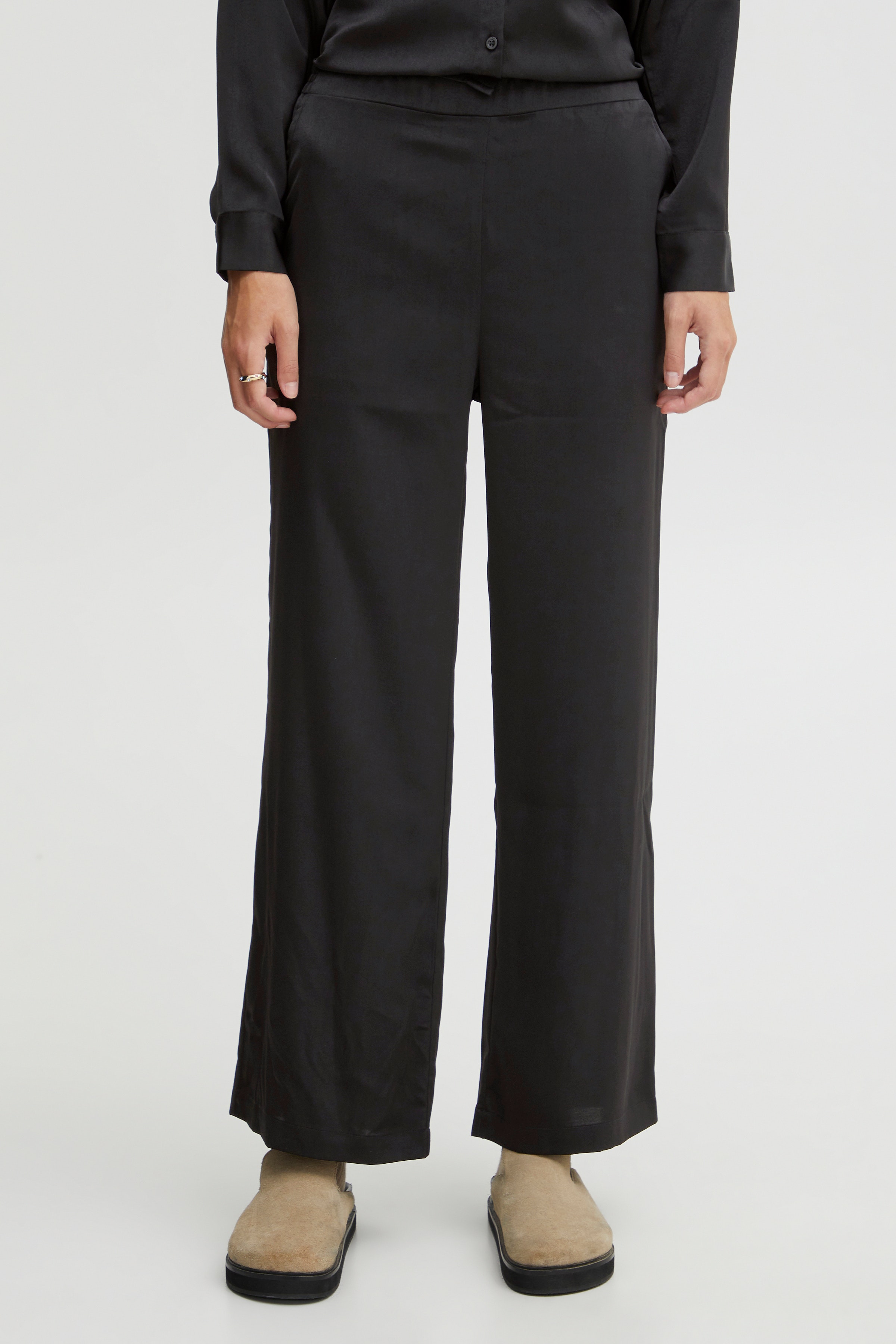 IXNALAN Hose LOOKBOOK FRONT 20117656-194008