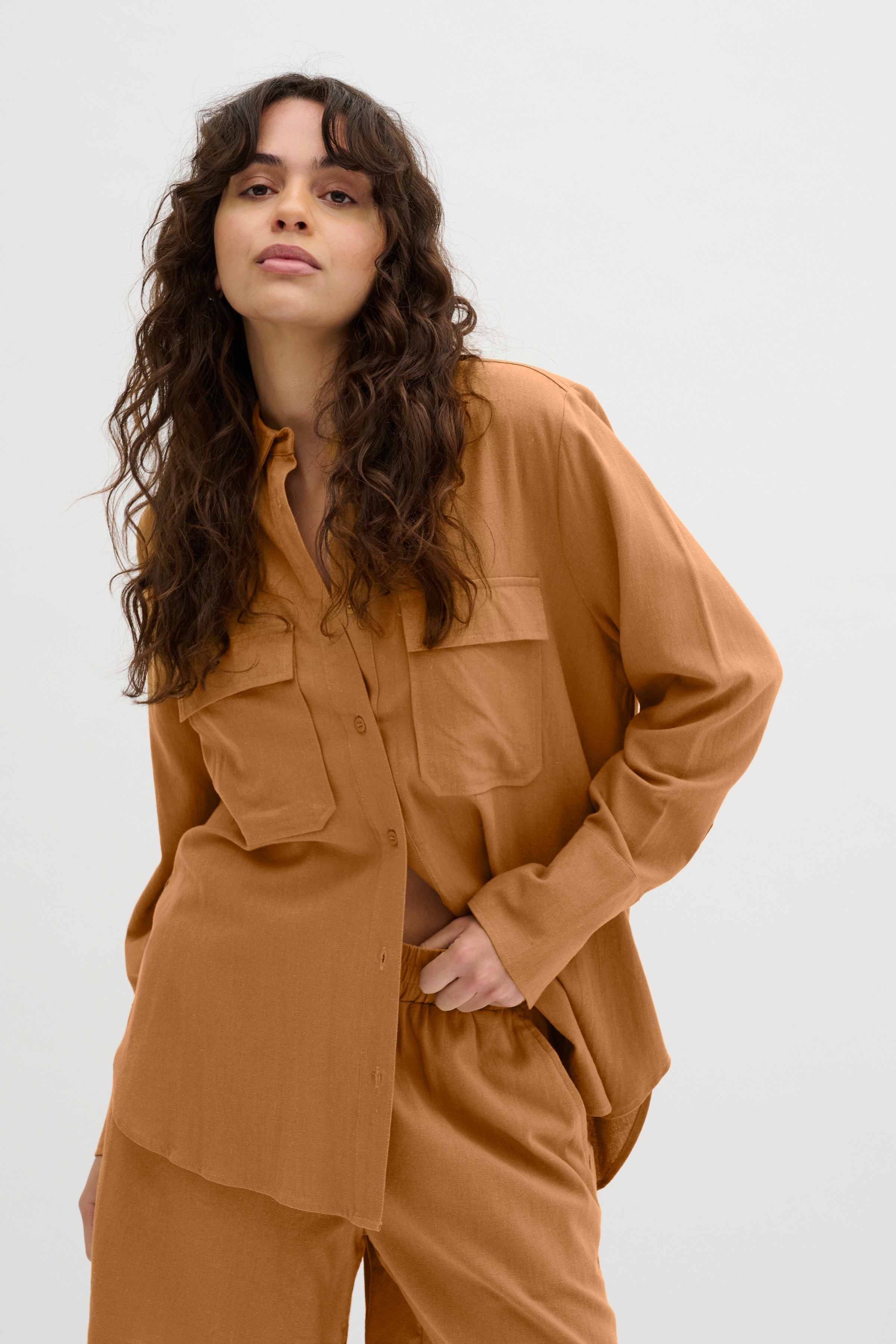 DiasMW Linen Shirt LOOKBOOK FRONT 10704703-171125