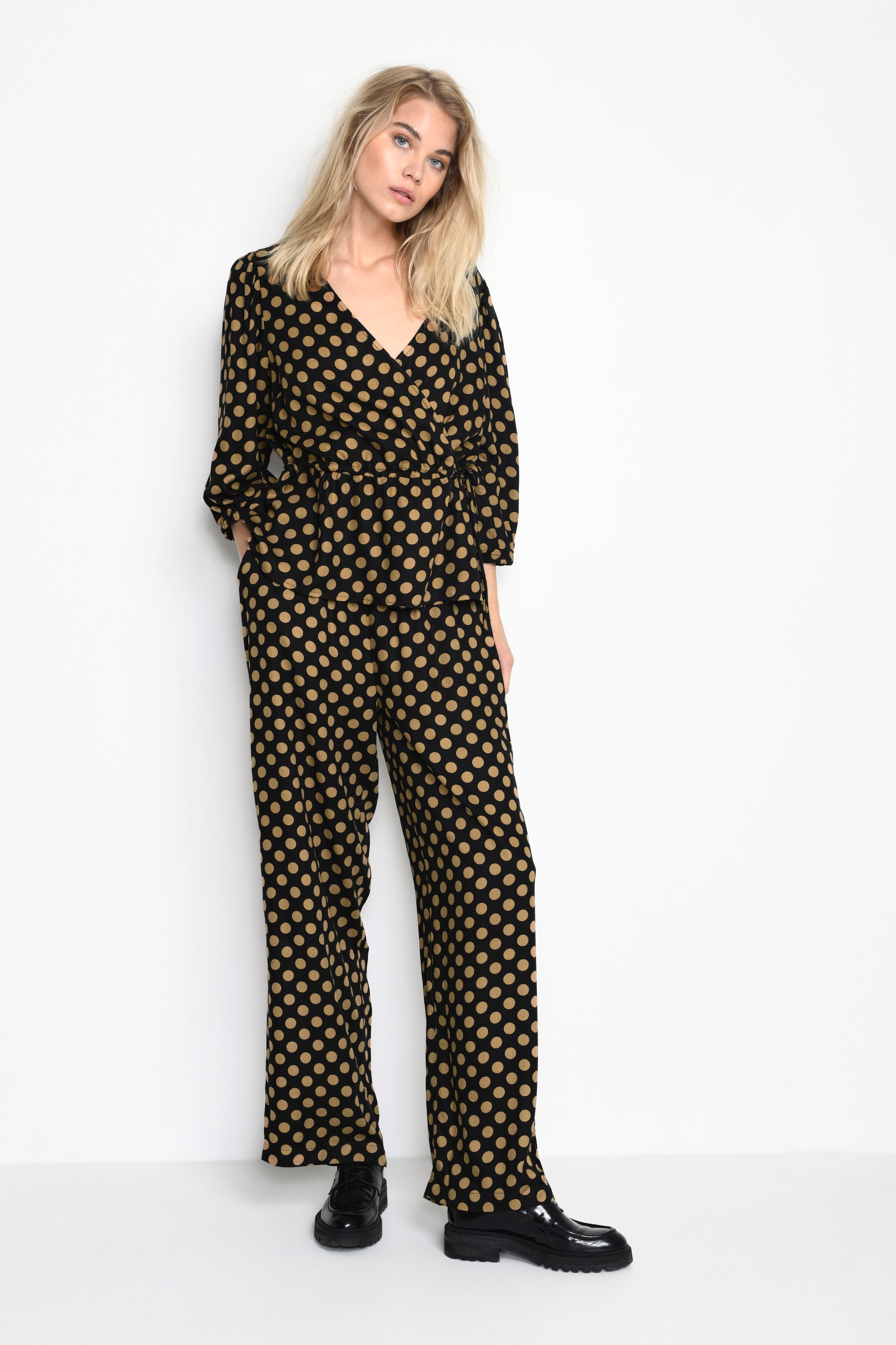 KAdotti Langærmet bluse LOOKBOOK FRONT 10552013-103295