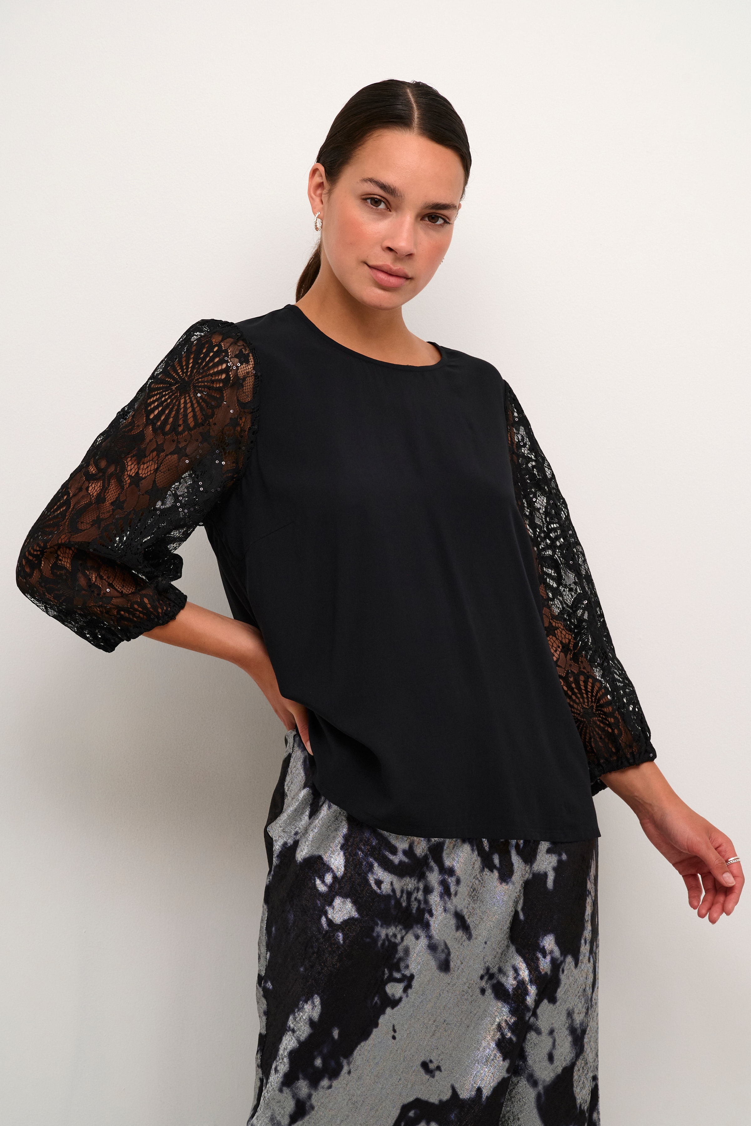 KAemilia Blouse en dentelle LOOKBOOK FRONT 10509343-100121