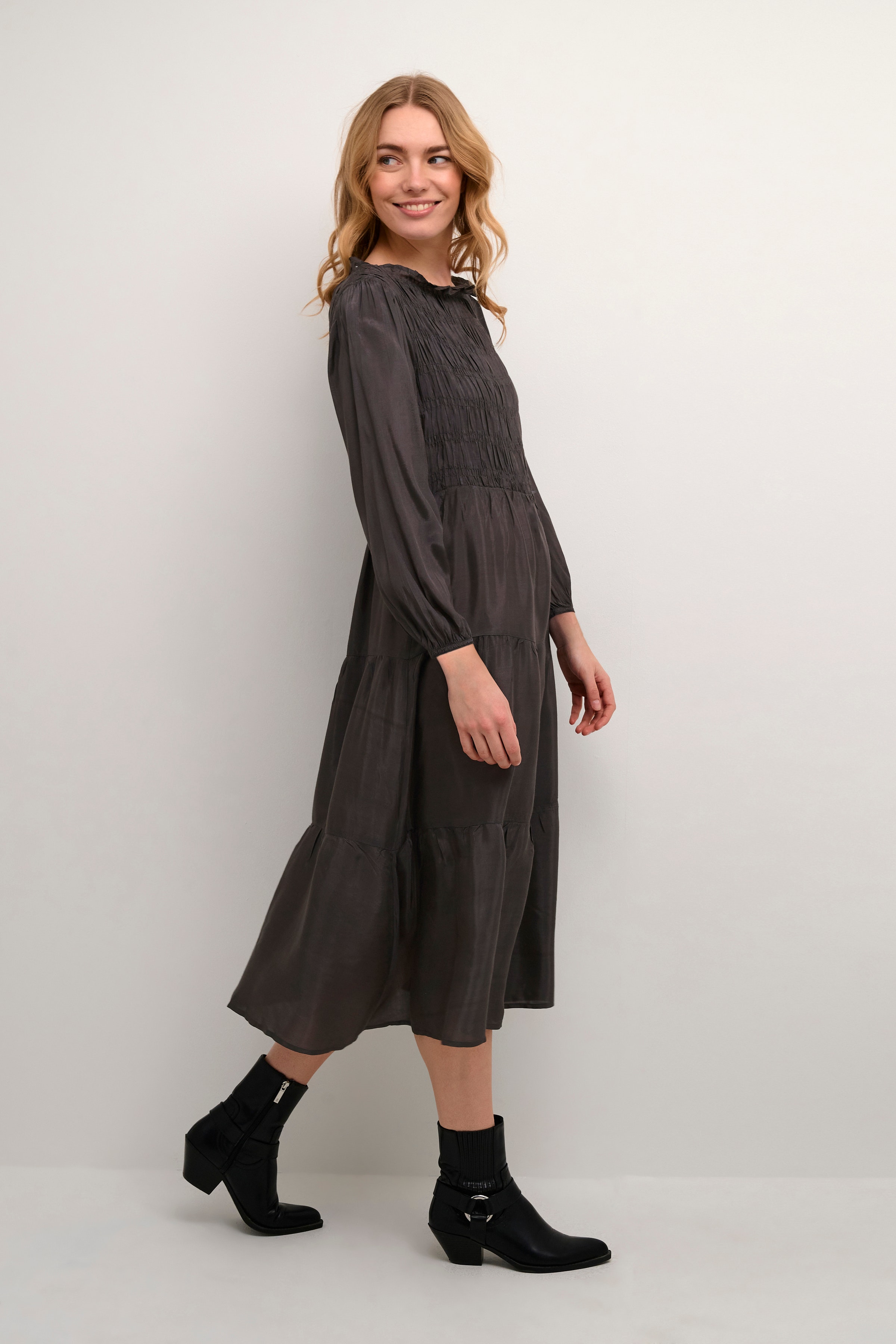 CRHenva Kleid LOOKBOOK FRONT 10650701-190201