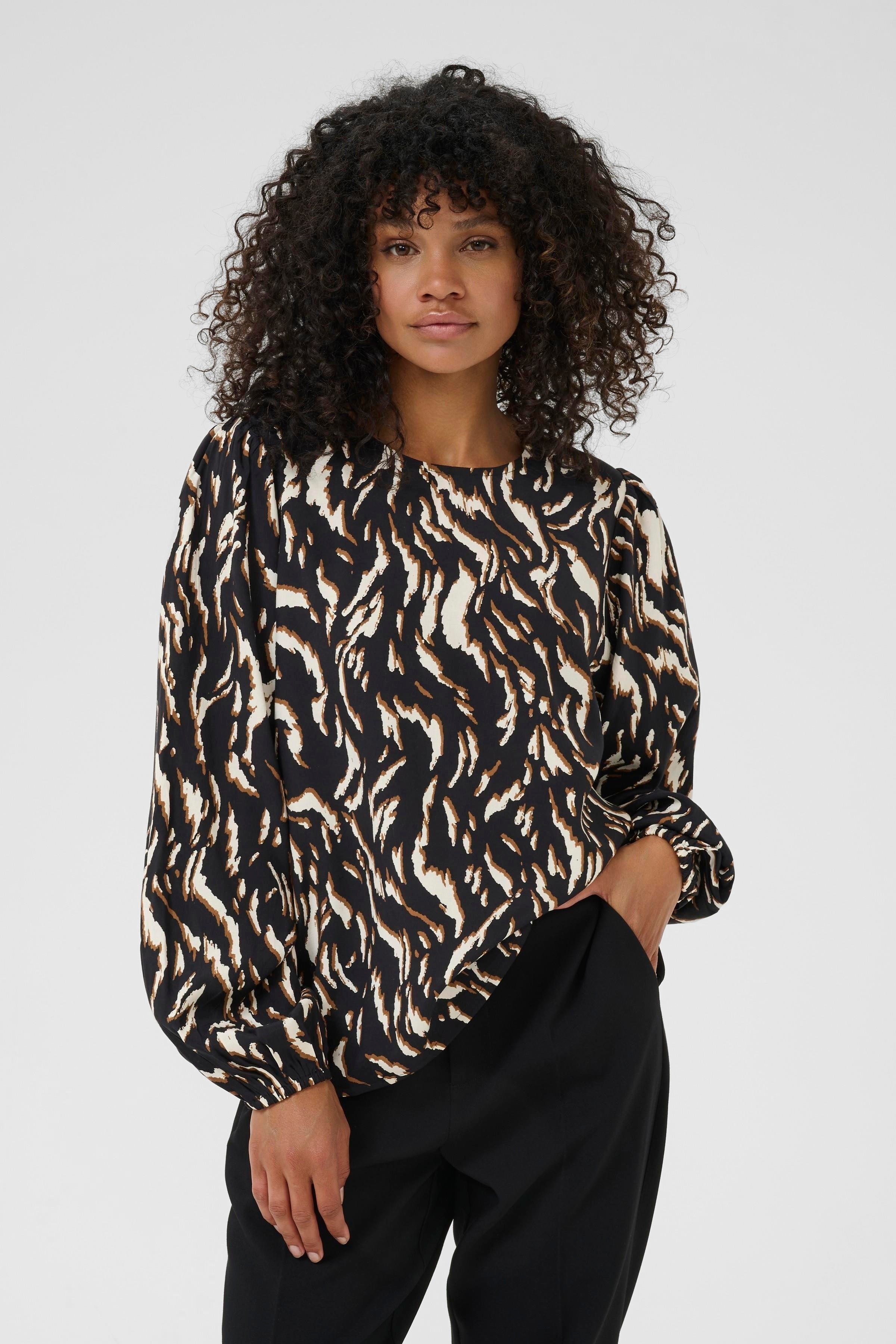 KAmille Blouse LOOKBOOK FRONT 10510519-108271