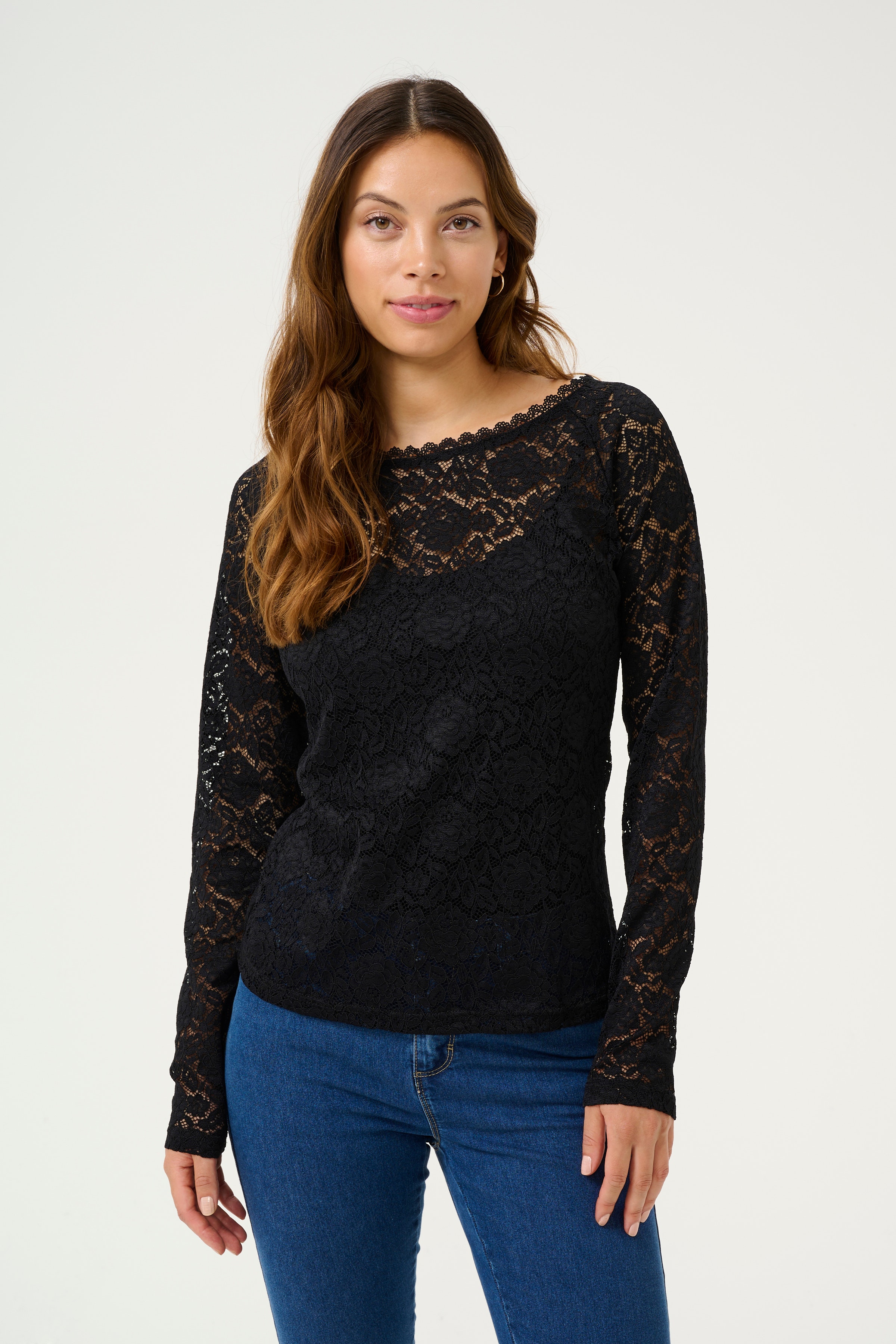 KAaia Lace blouse
 LOOKBOOK FRONT 10509626-100121