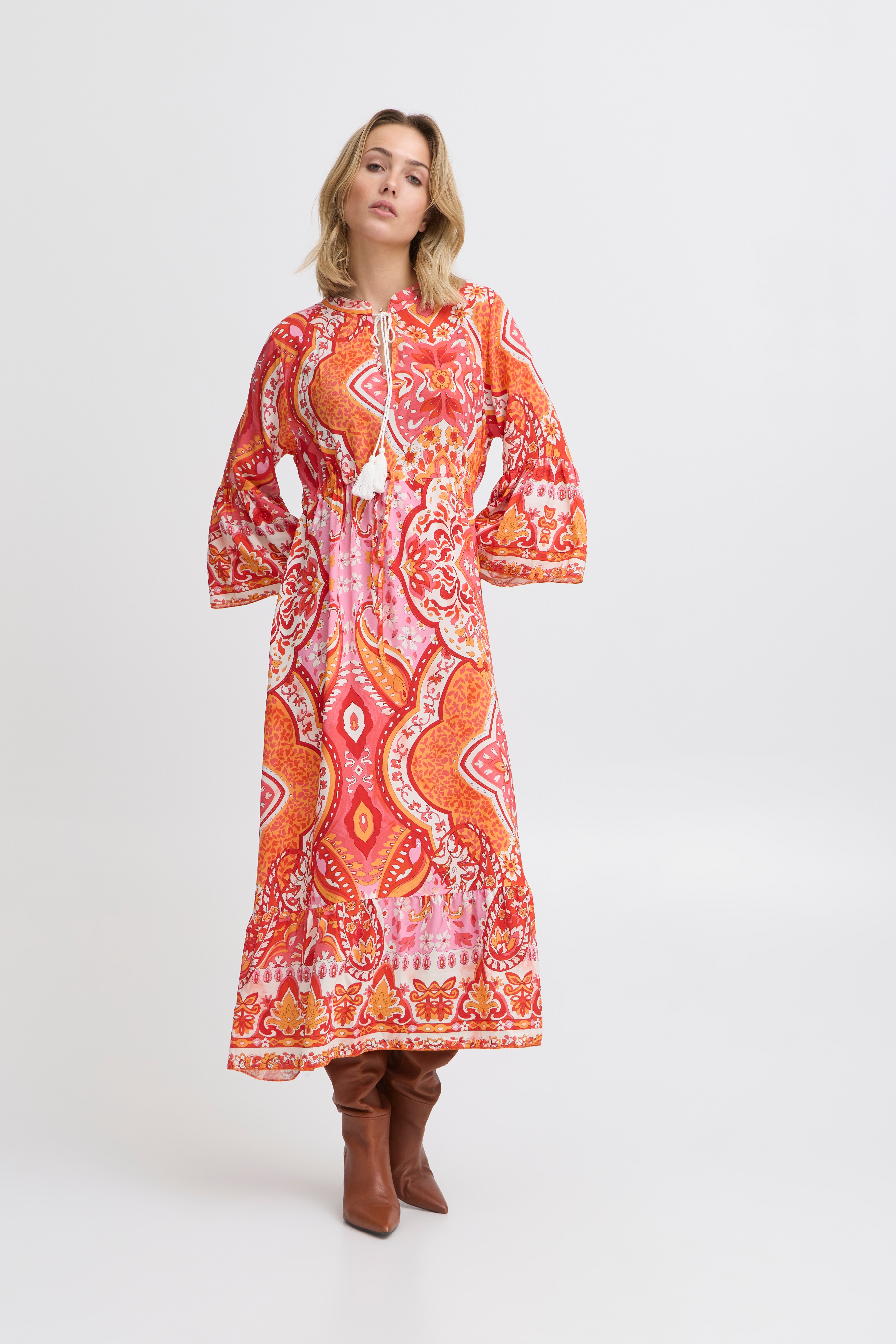 SBGELLA Kjole LOOKBOOK FRONT 22100941-181762