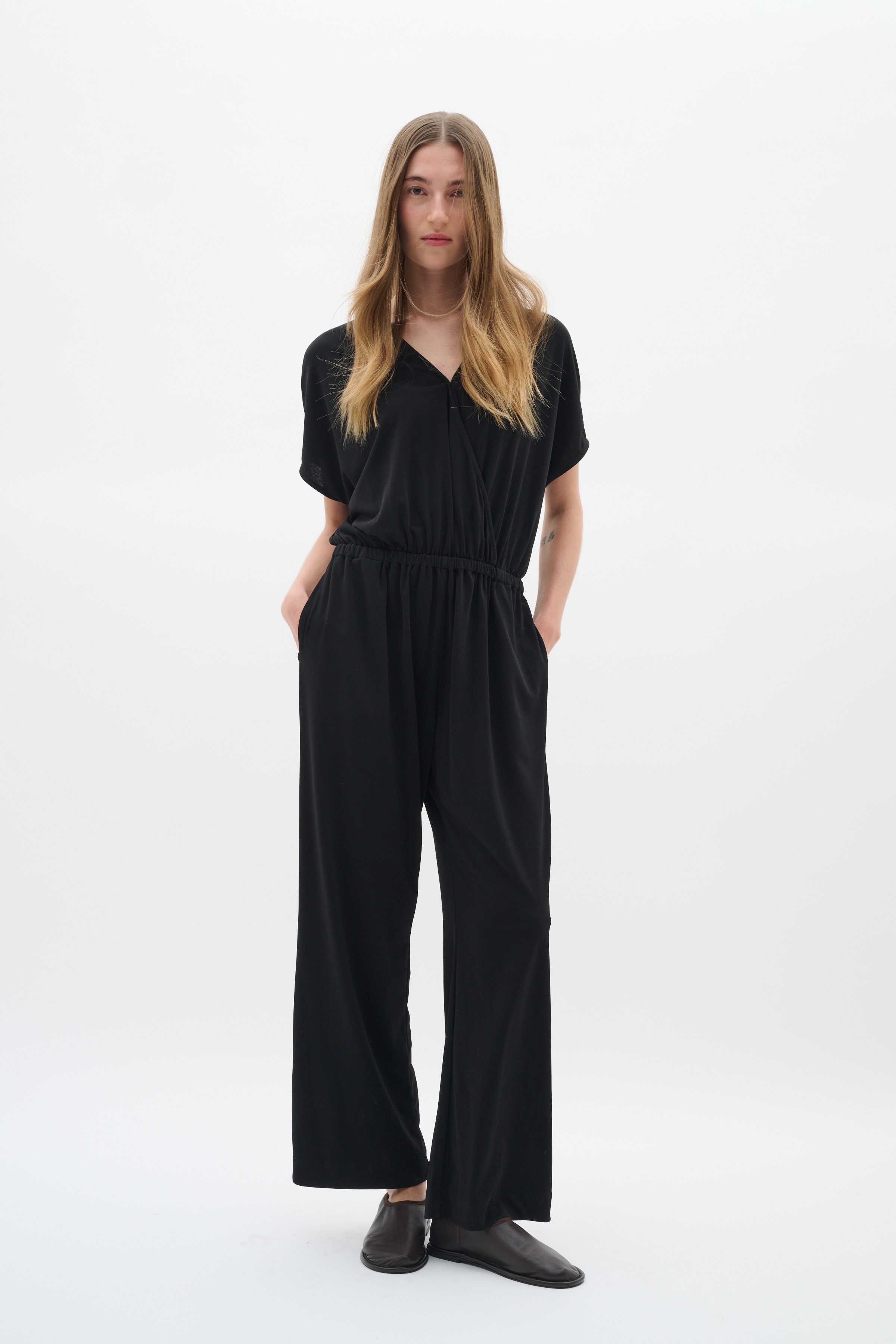 GaldriaIW Overall LOOKBOOK FRONT 30110950-194008