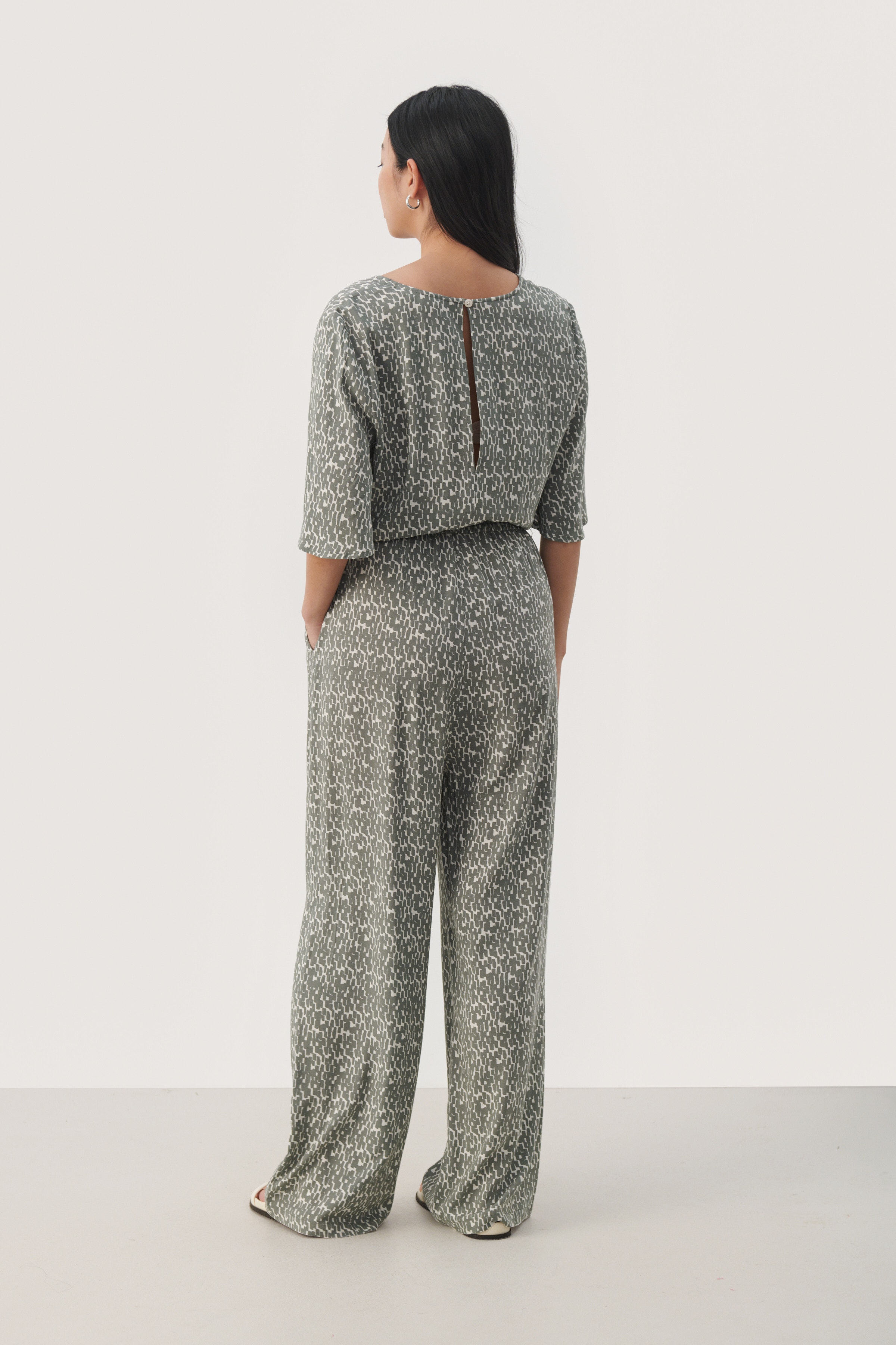 AdriennePW Jumpsuit LOOKBOOK BACK 30308686-303001