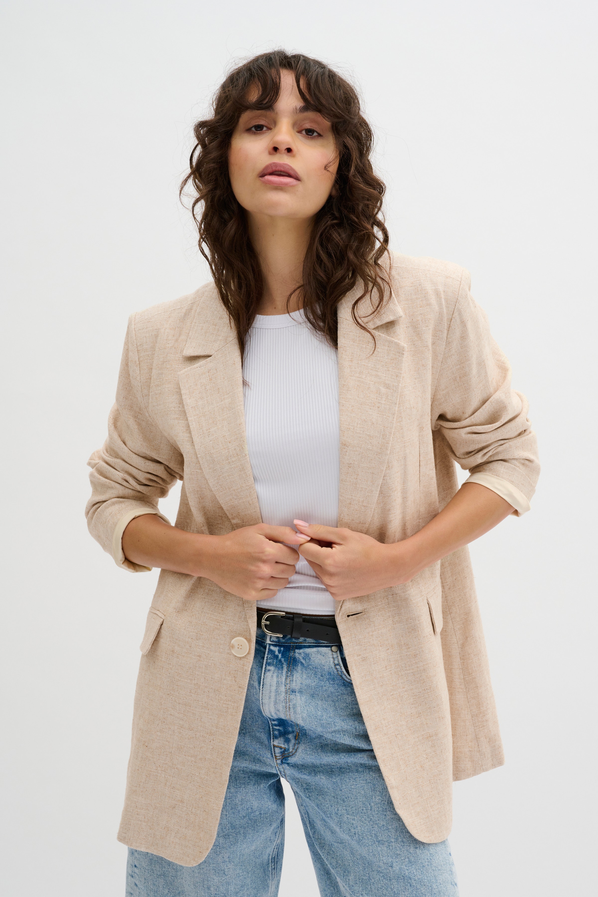 LavitaMW Linen Blazer LOOKBOOK FRONT 10703948-1304011