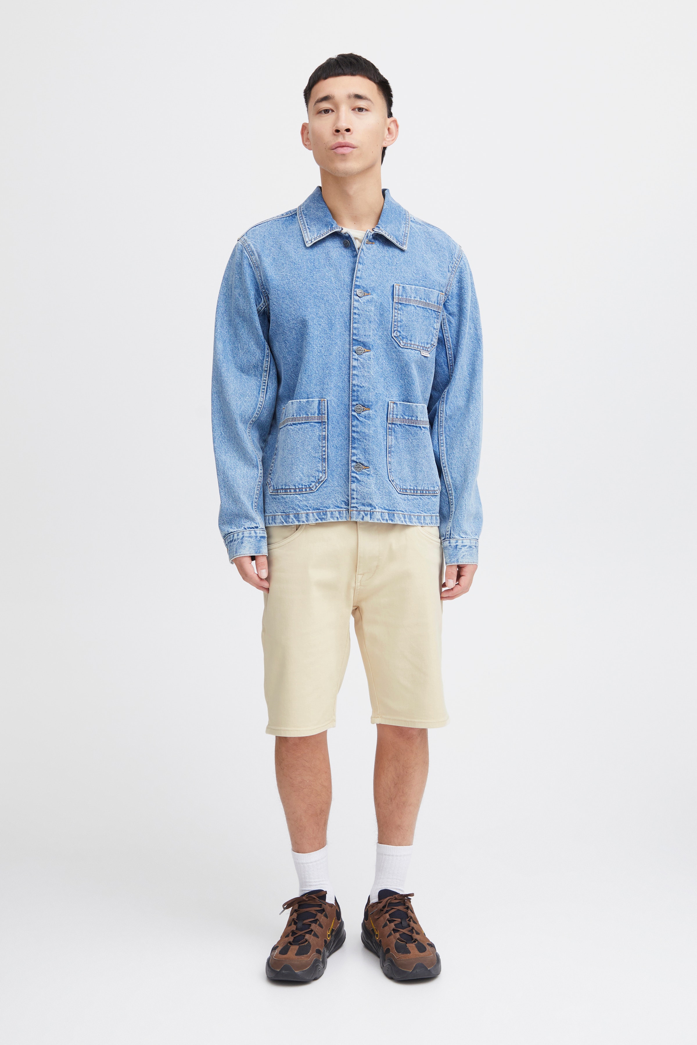 Denimshorts LOOKBOOK FRONT 20716435-141107