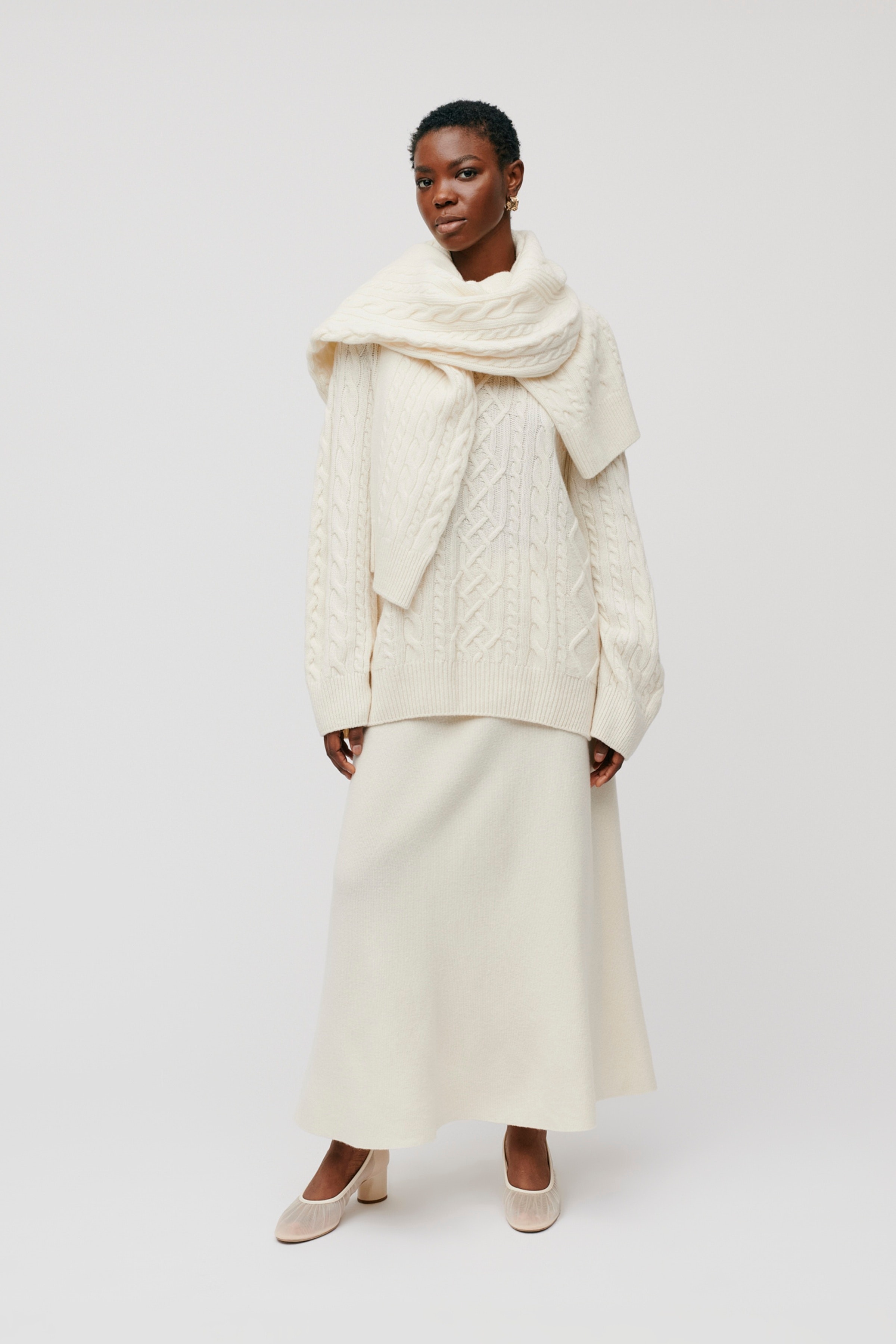 KLARINA Pullover LOOKBOOK FRONT 30600377-WH020