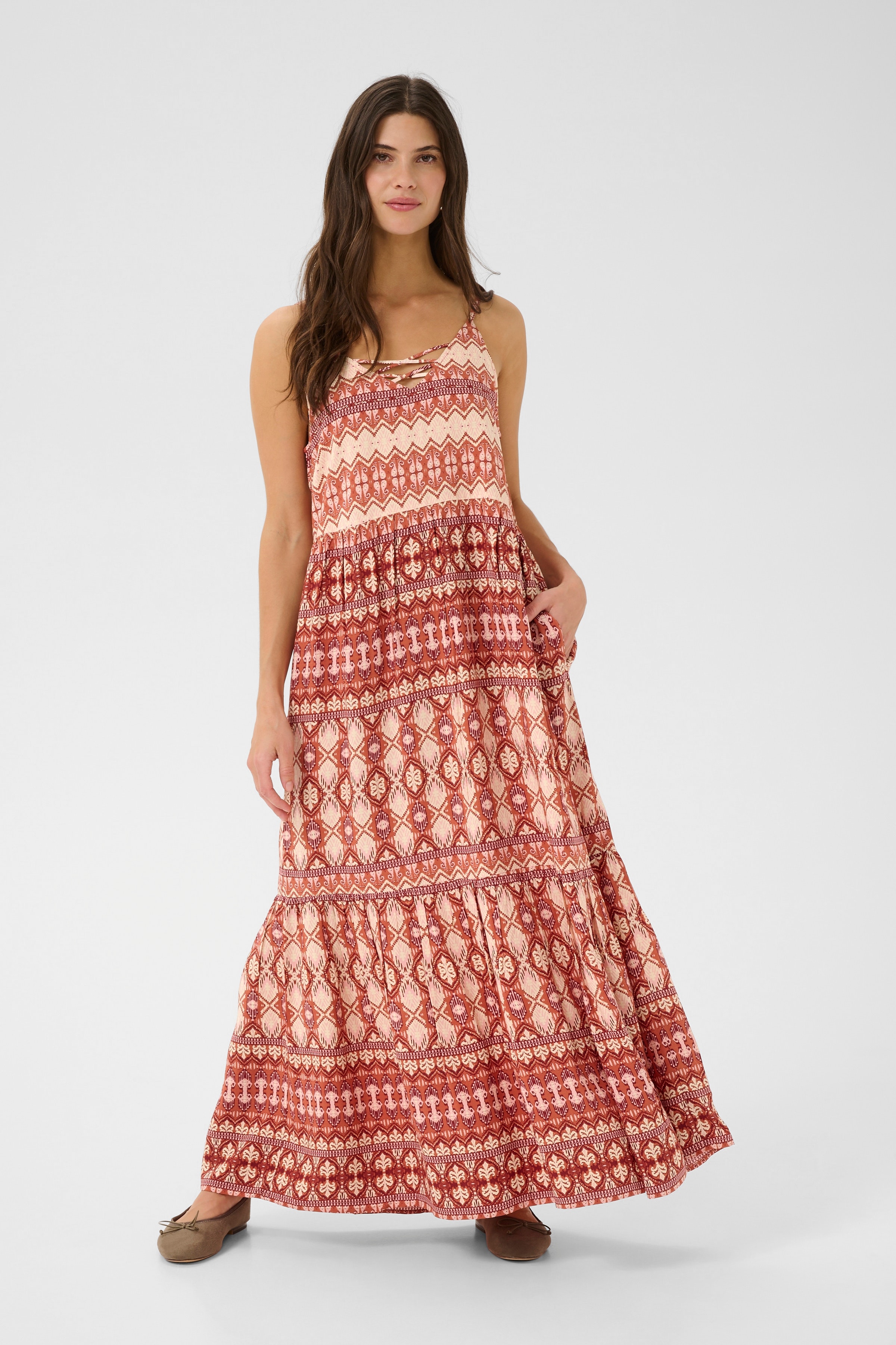 CRTiah Jurk LOOKBOOK FRONT 10613605-107520