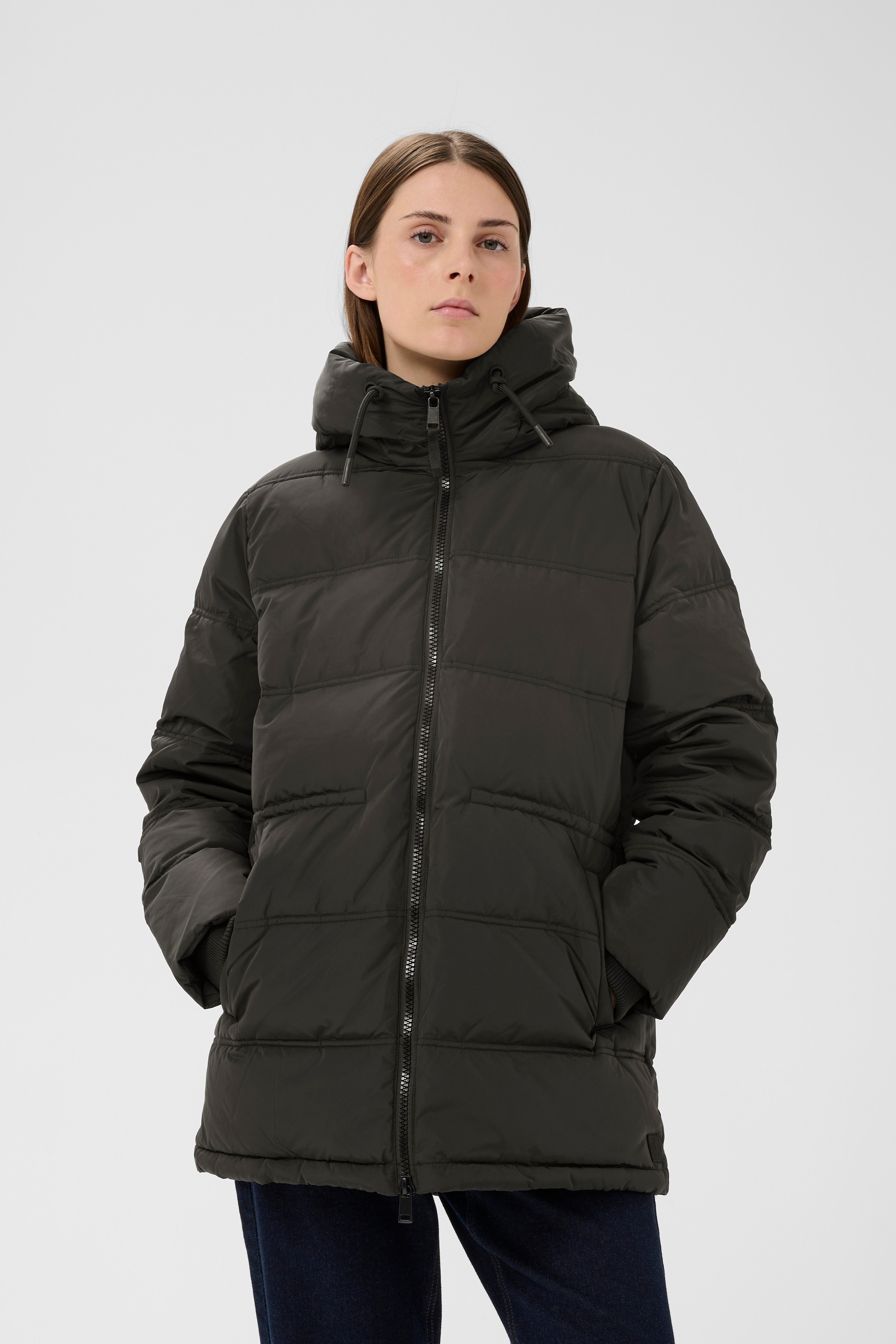 JoleneIW Mantel LOOKBOOK FRONT 30110148-194008