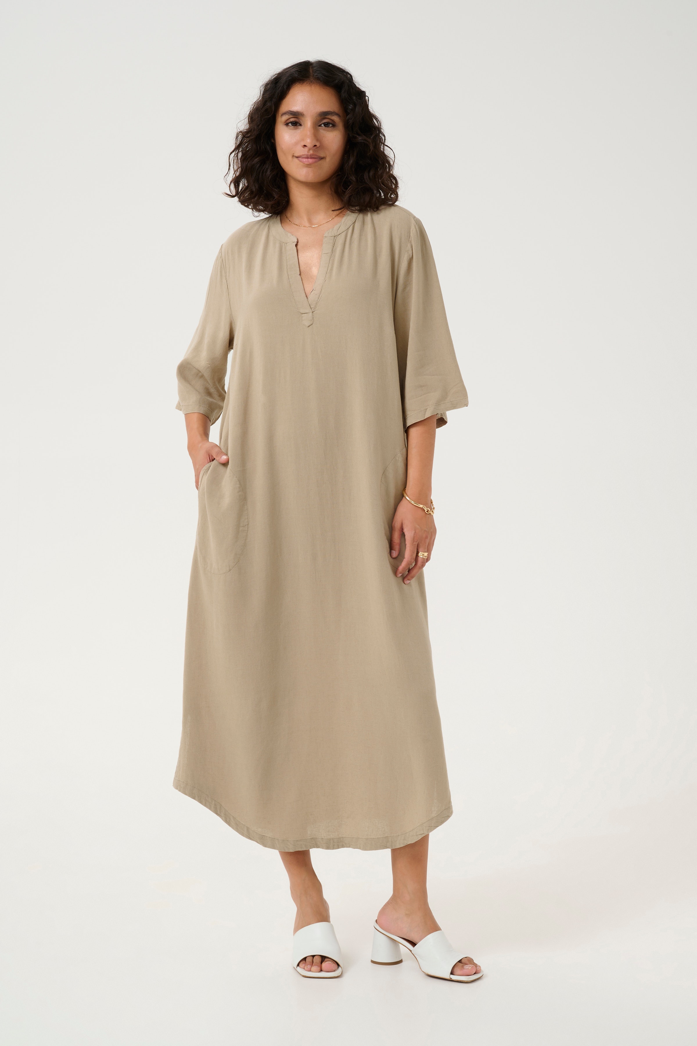 KAmilia Linen dress LOOKBOOK FRONT 10508312-171109