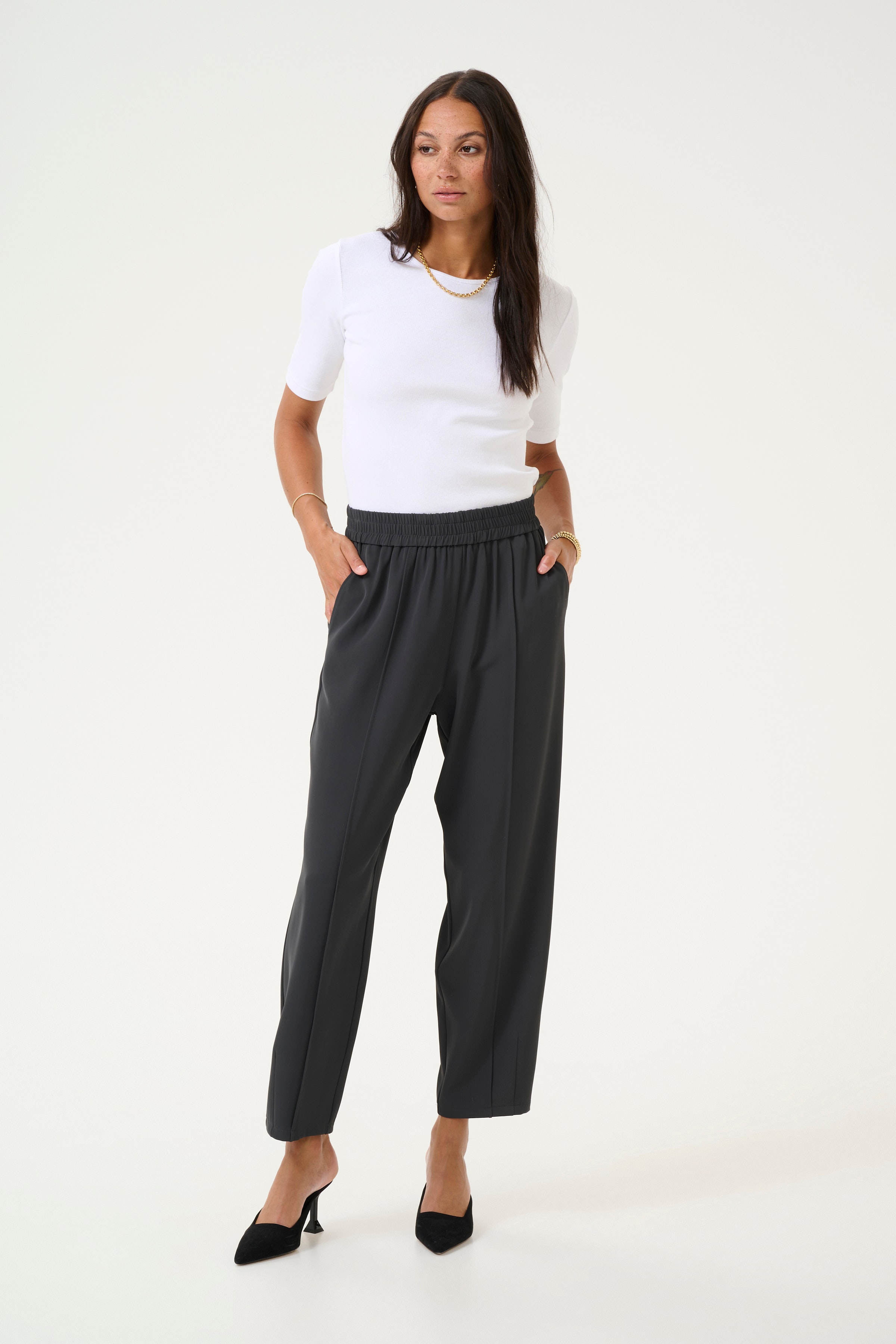 KAsigna Trousers LOOKBOOK FRONT 10509101-190205