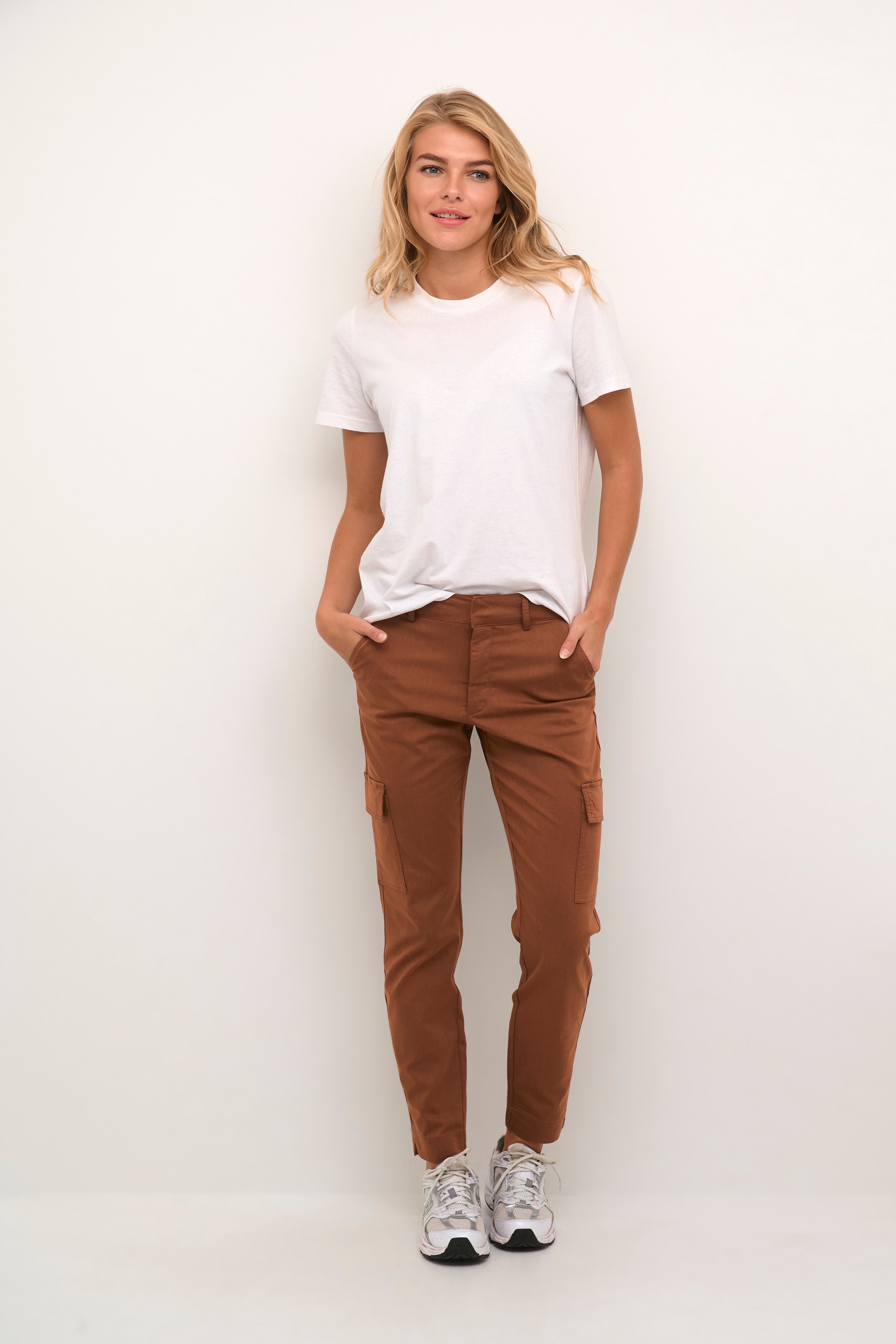 KAlea Pocket Pants LOOKBOOK FRONT 10507855-181232