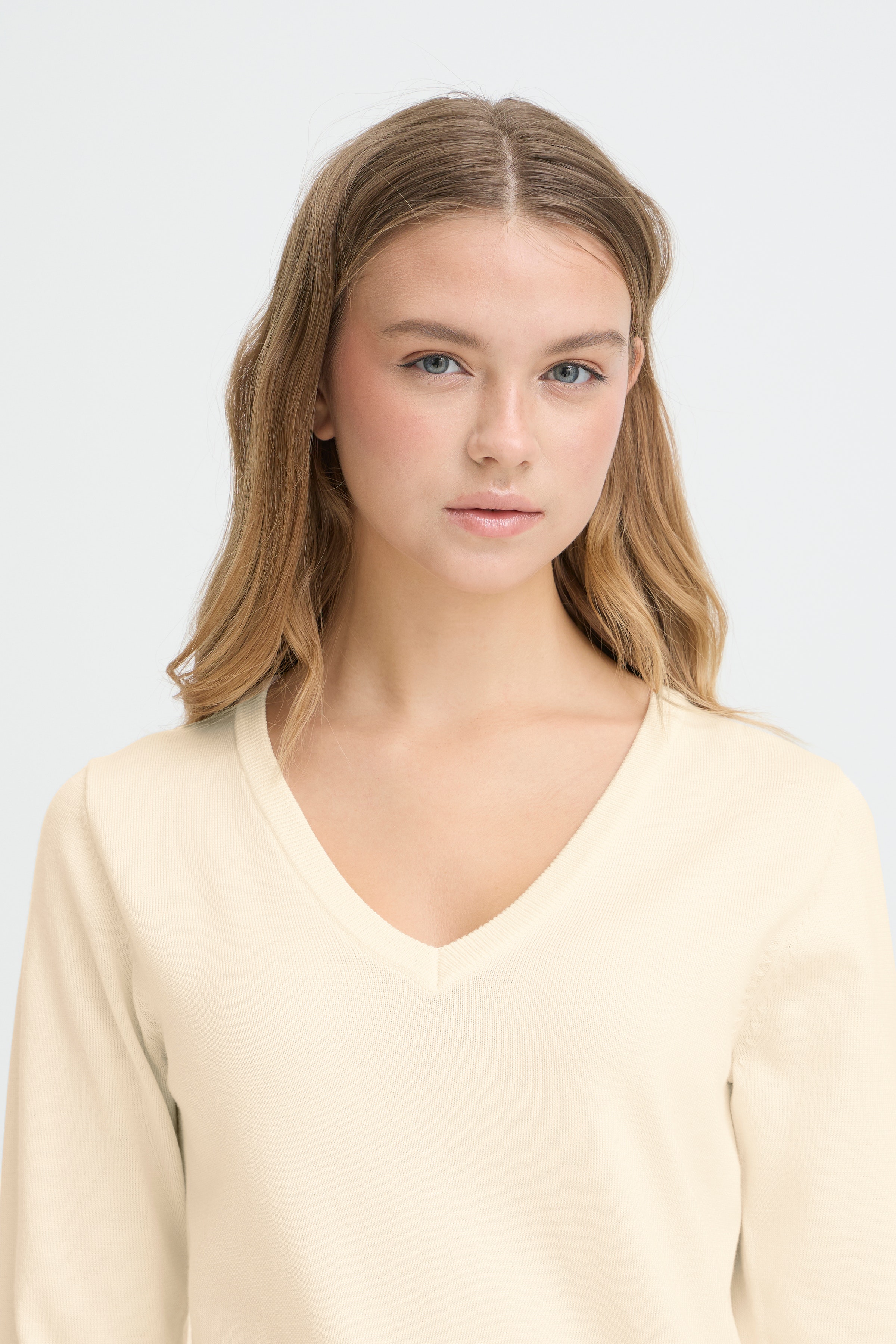 IHLULS V-Neck Pullover LOOKBOOK DETAIL 20125815-130905