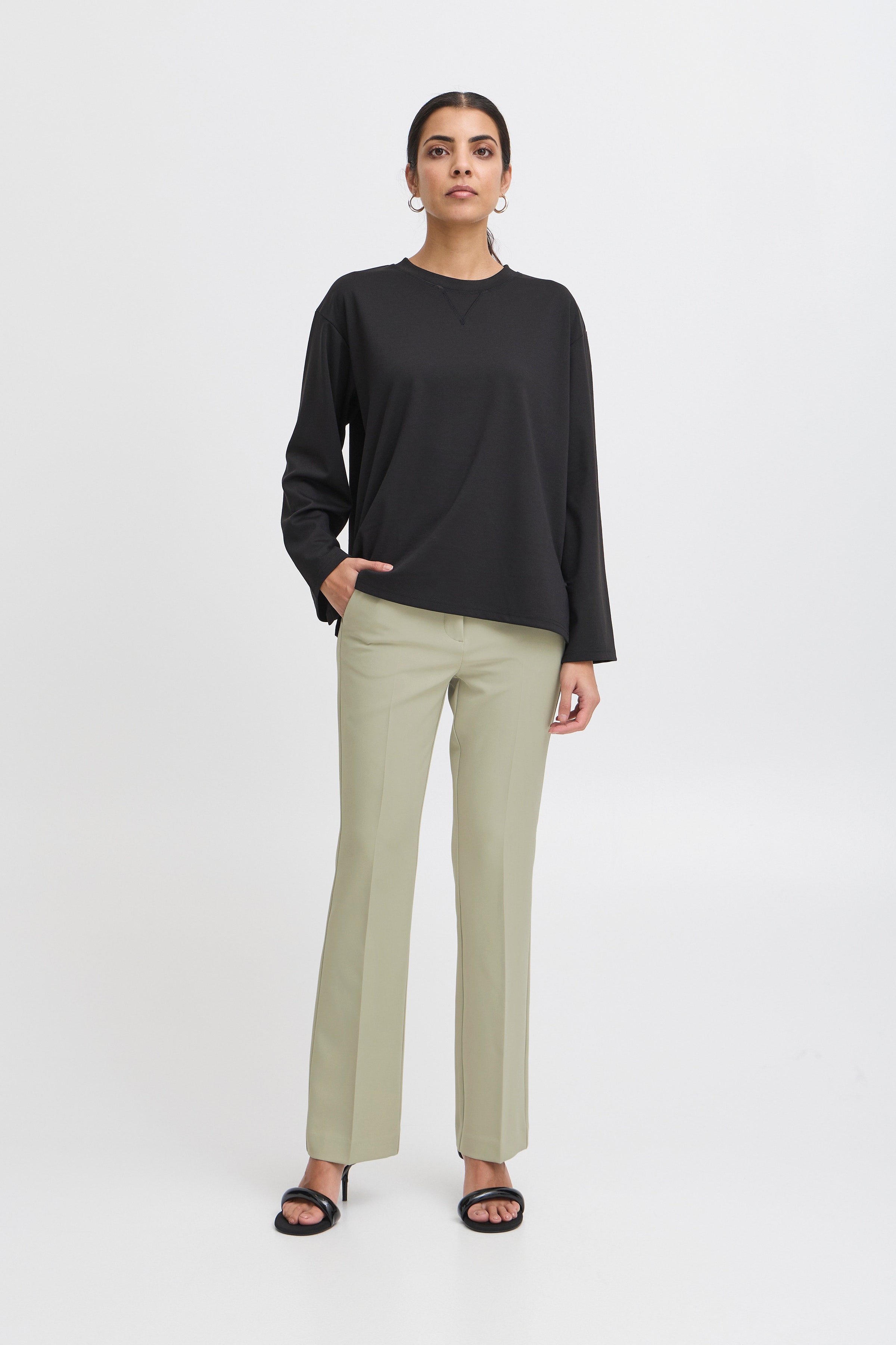 IHLEXI Trousers LOOKBOOK FRONT 20111211-160213