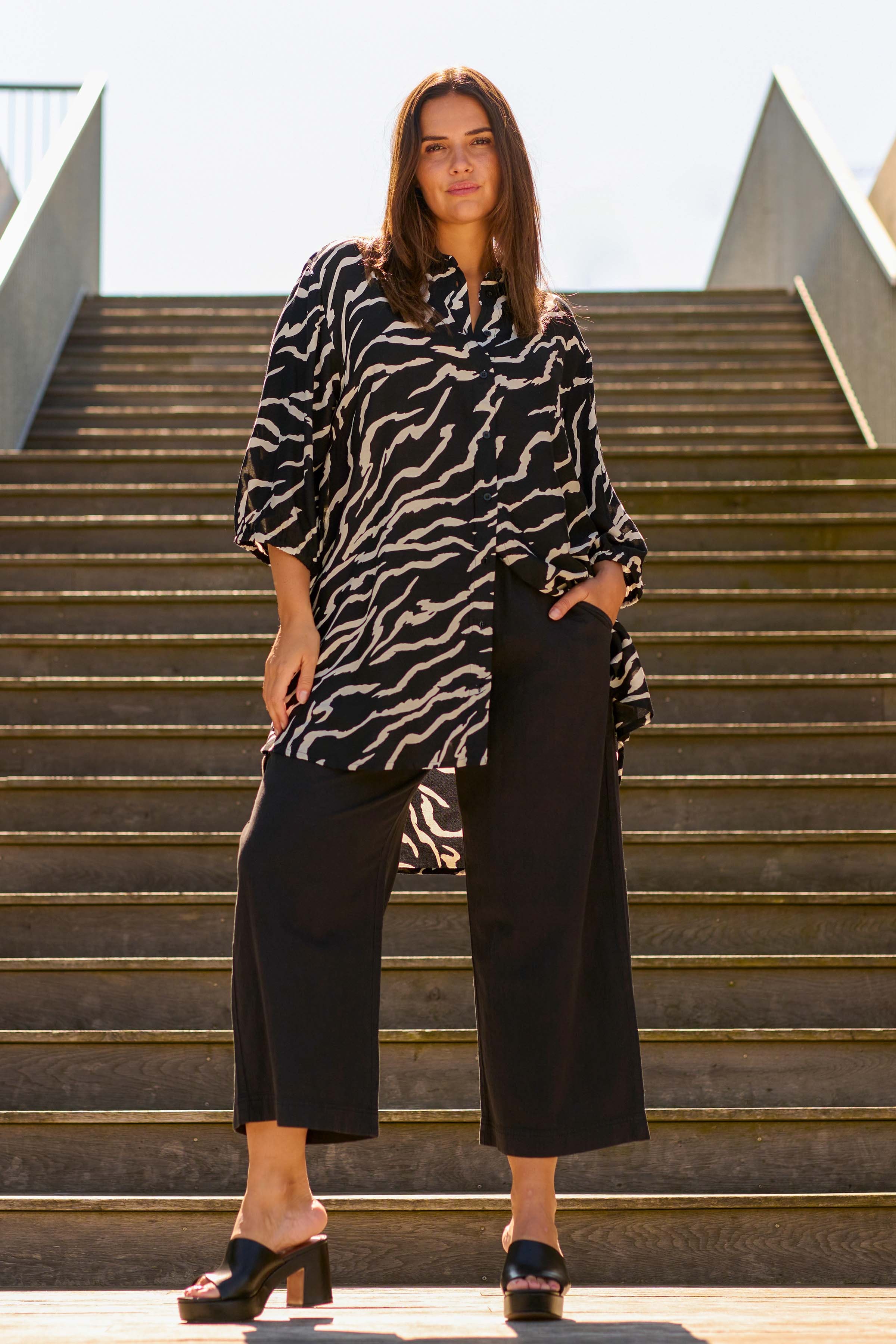 KCsonna Hemd LOCATION NONE 10581447-103939