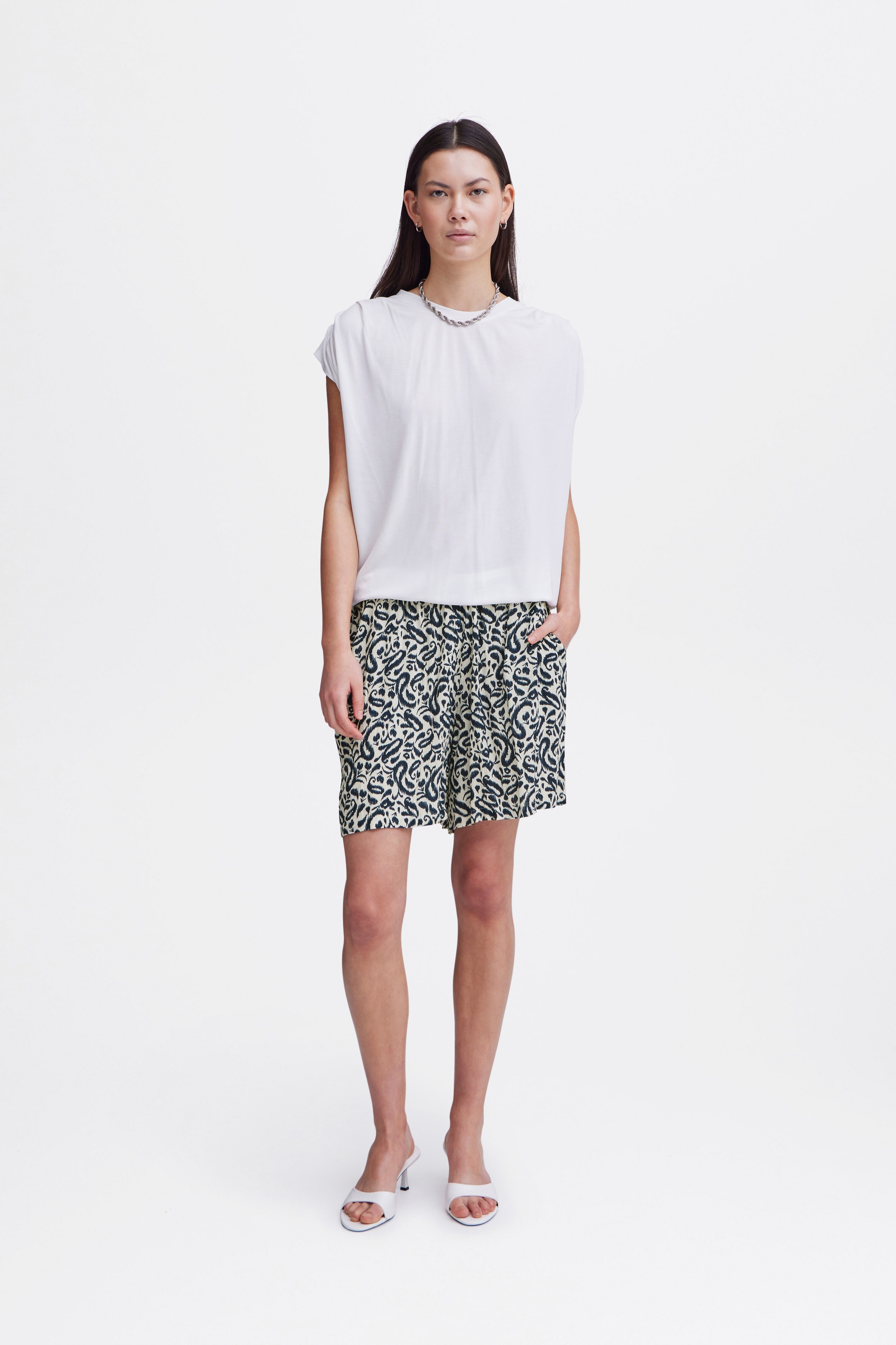 IHMARRAKECH Shorts LOOKBOOK FRONT 20120873-202928