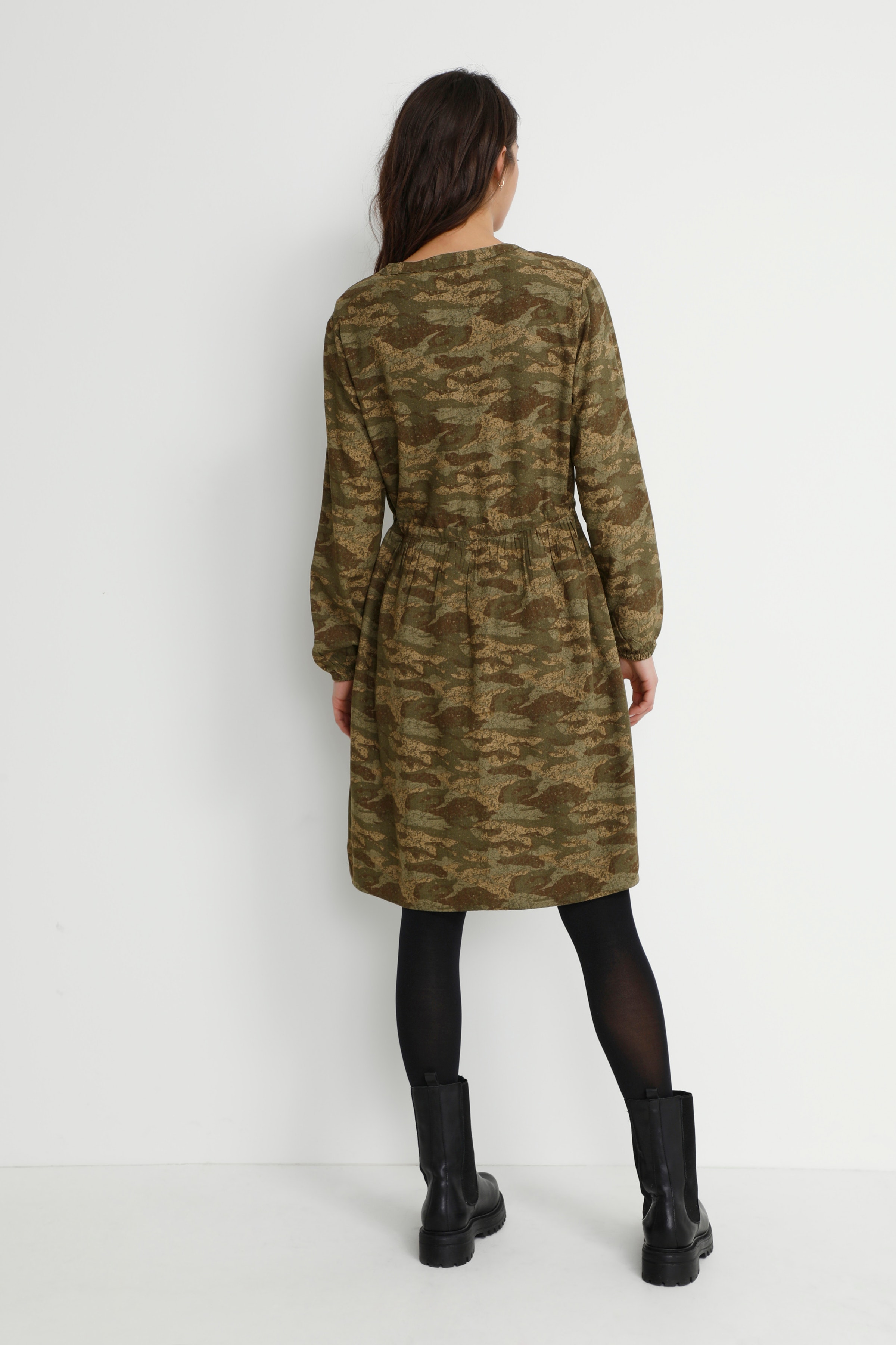 CRVimma Kleid LOOKBOOK BACK 10610671-103391