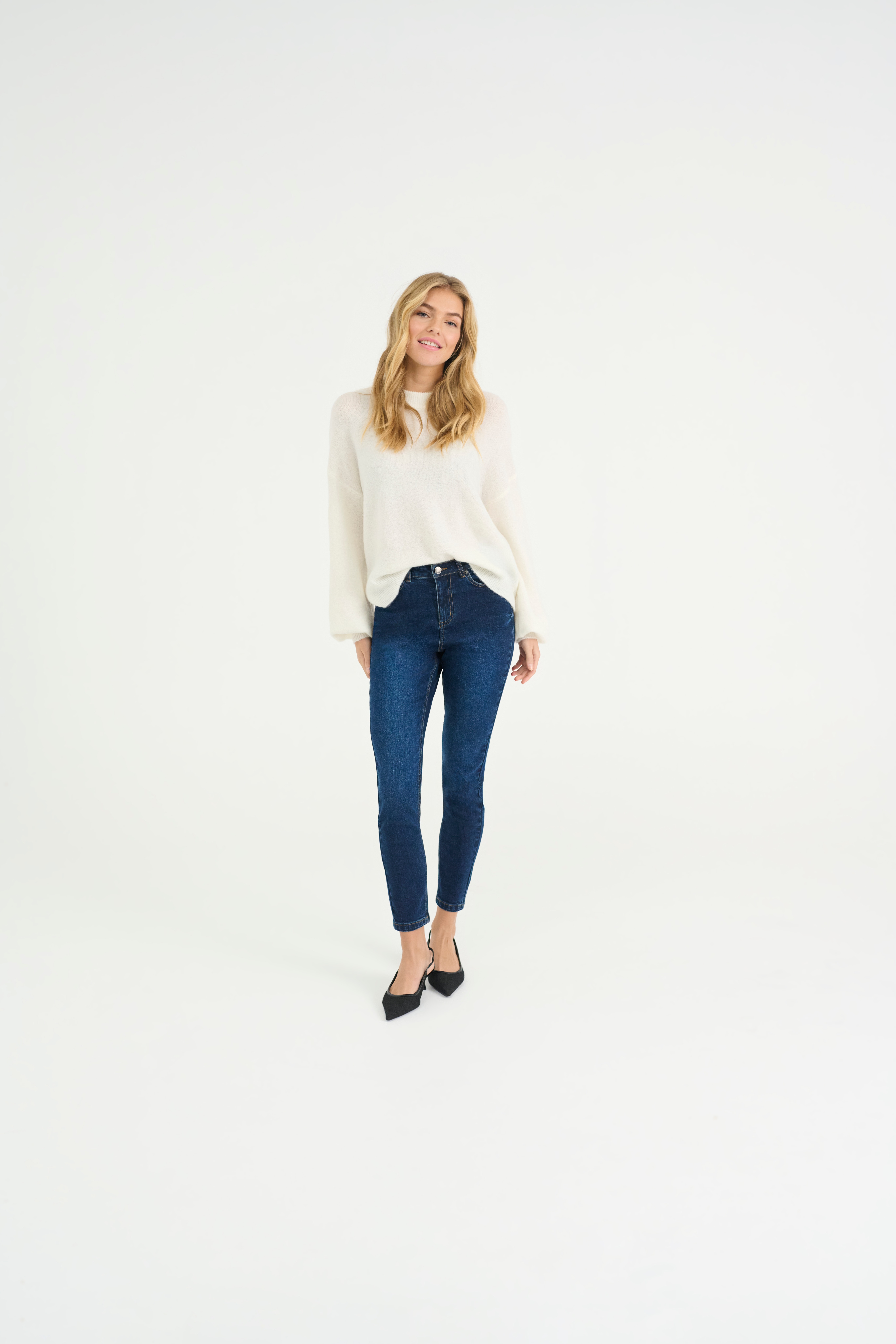 KAwillow Jeans LOCATION NONE 10510714-100316