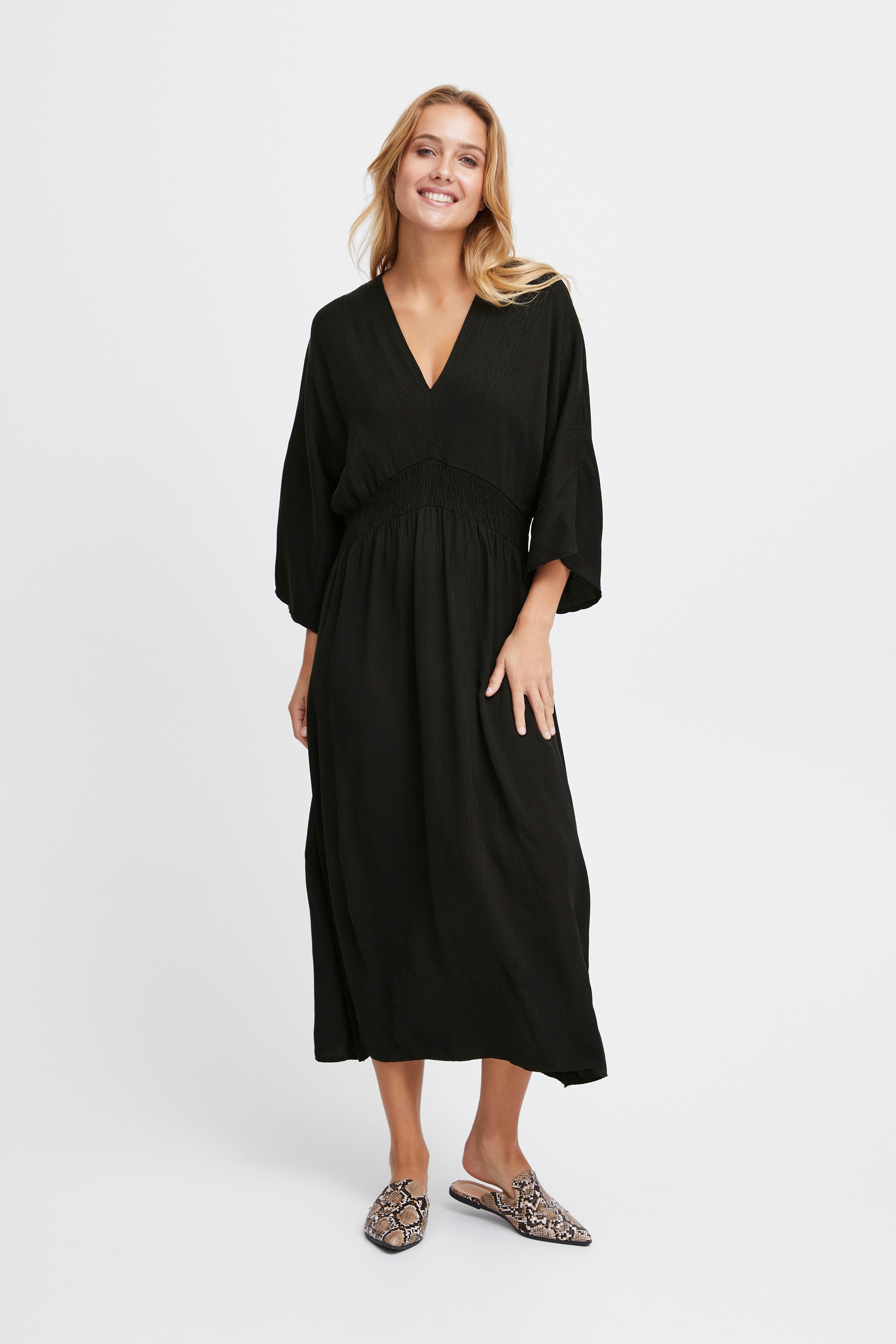 SBPAJA Kjole LOOKBOOK FRONT 22100338-202821