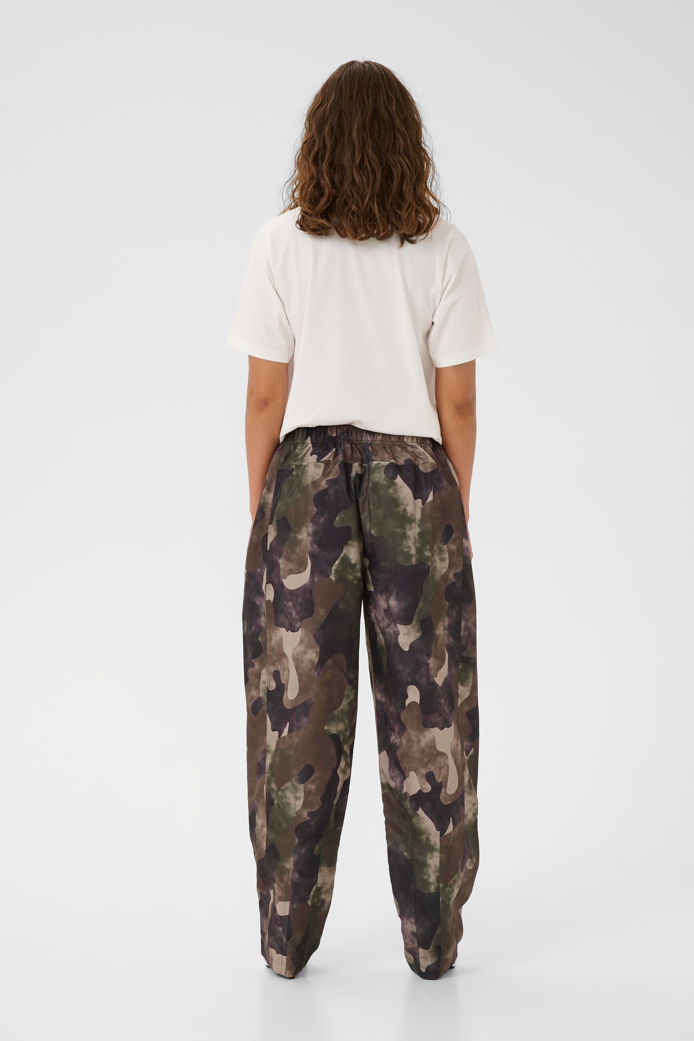 CUcamuna Hose LOOKBOOK BACK 50113190-109478