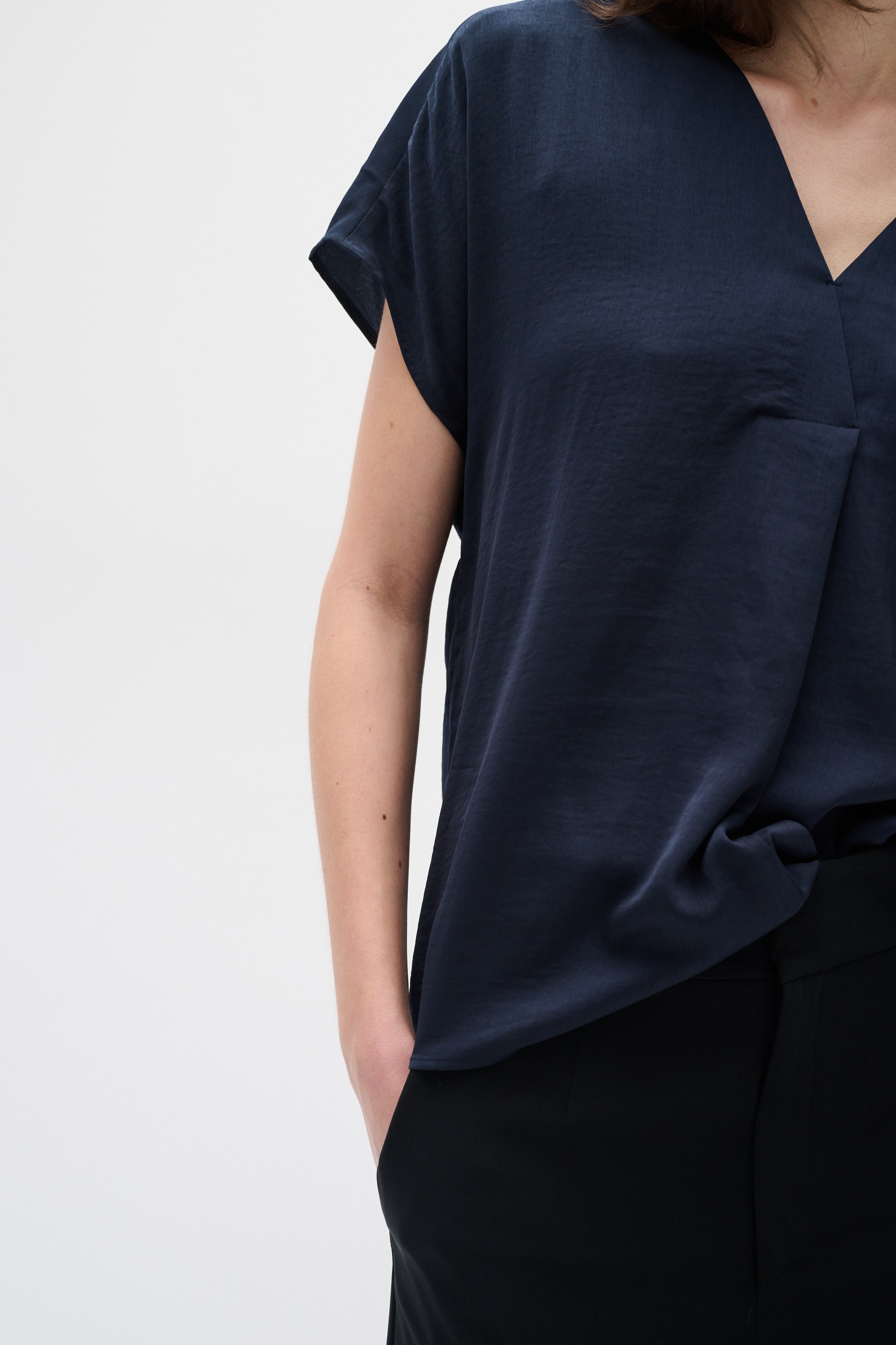 RindaIW Top LOOKBOOK DETAIL 30105188-10299