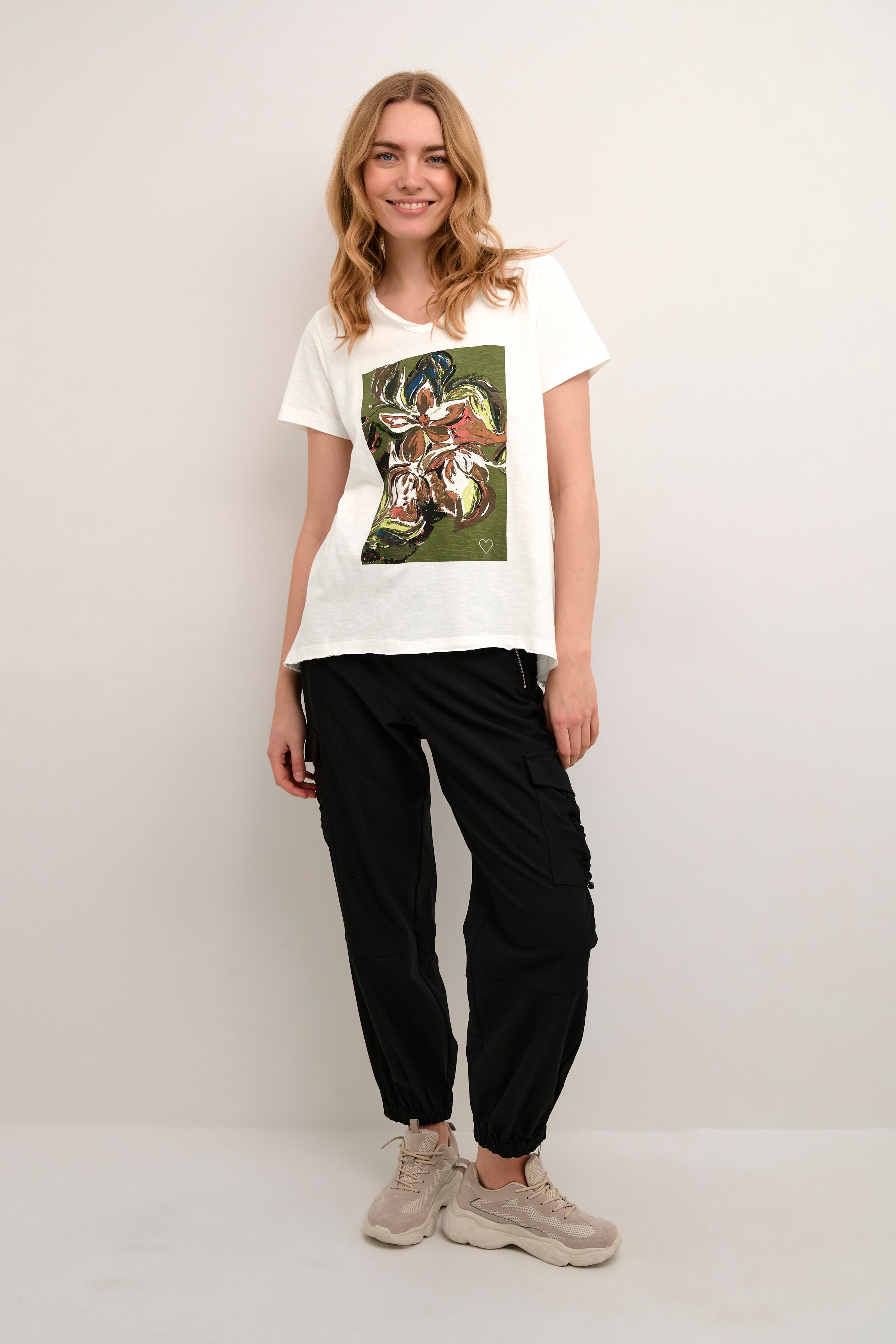 CRMody T-shirt LOOKBOOK FRONT 10612023-105061