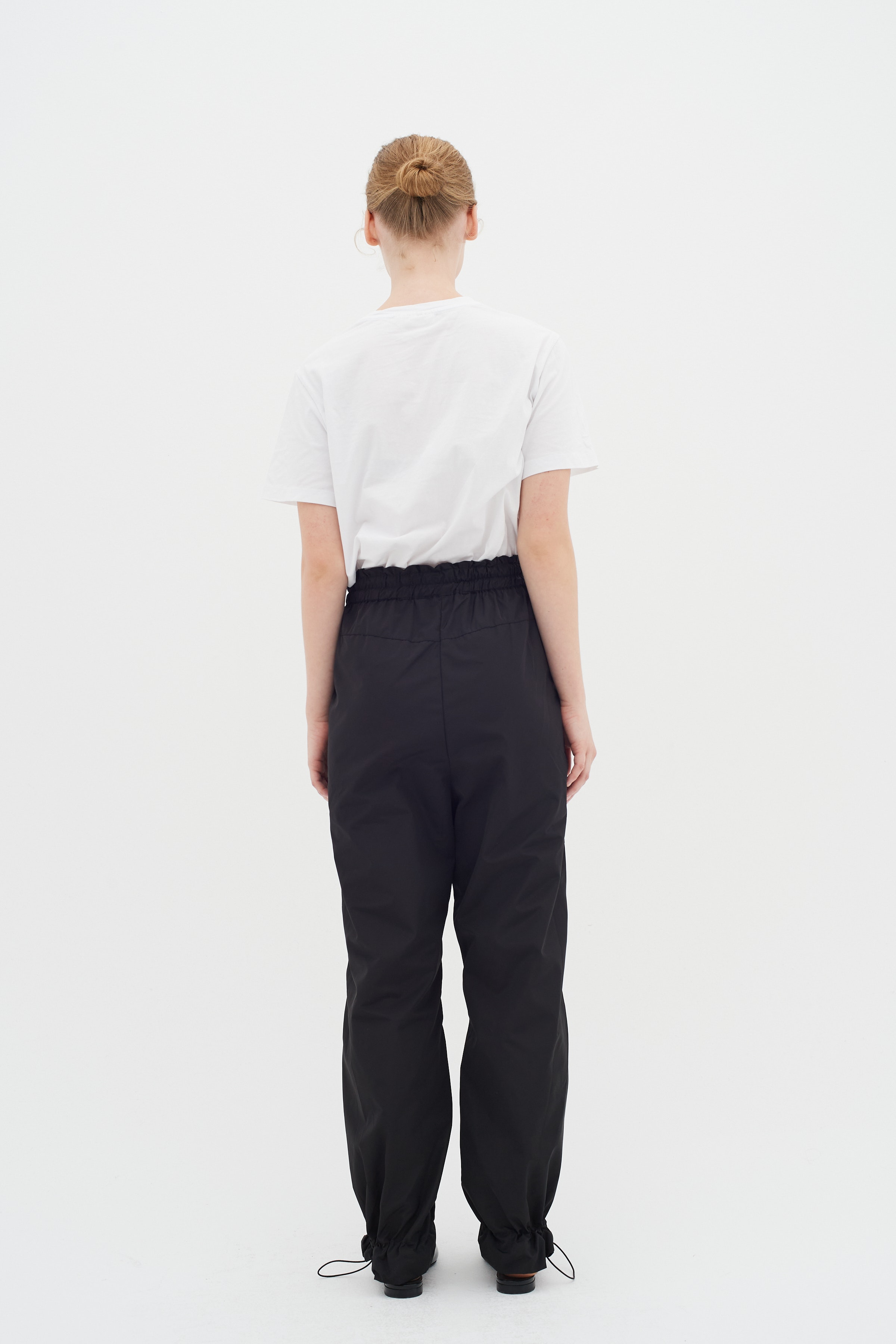 TaniaIW Trousers LOOKBOOK BACK 30109048-194008