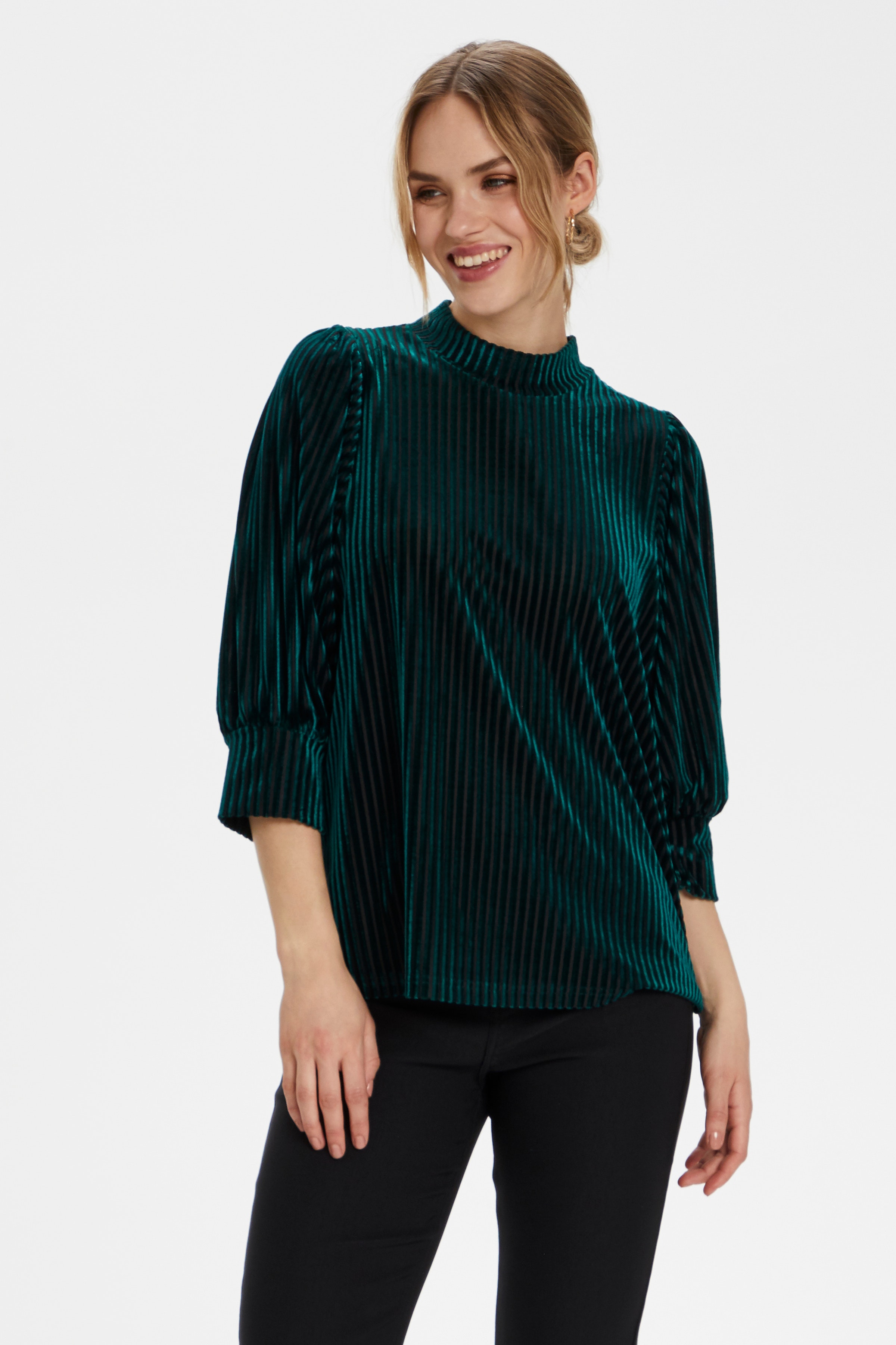 KAdina Bluse LOOKBOOK FRONT 10504937-100563