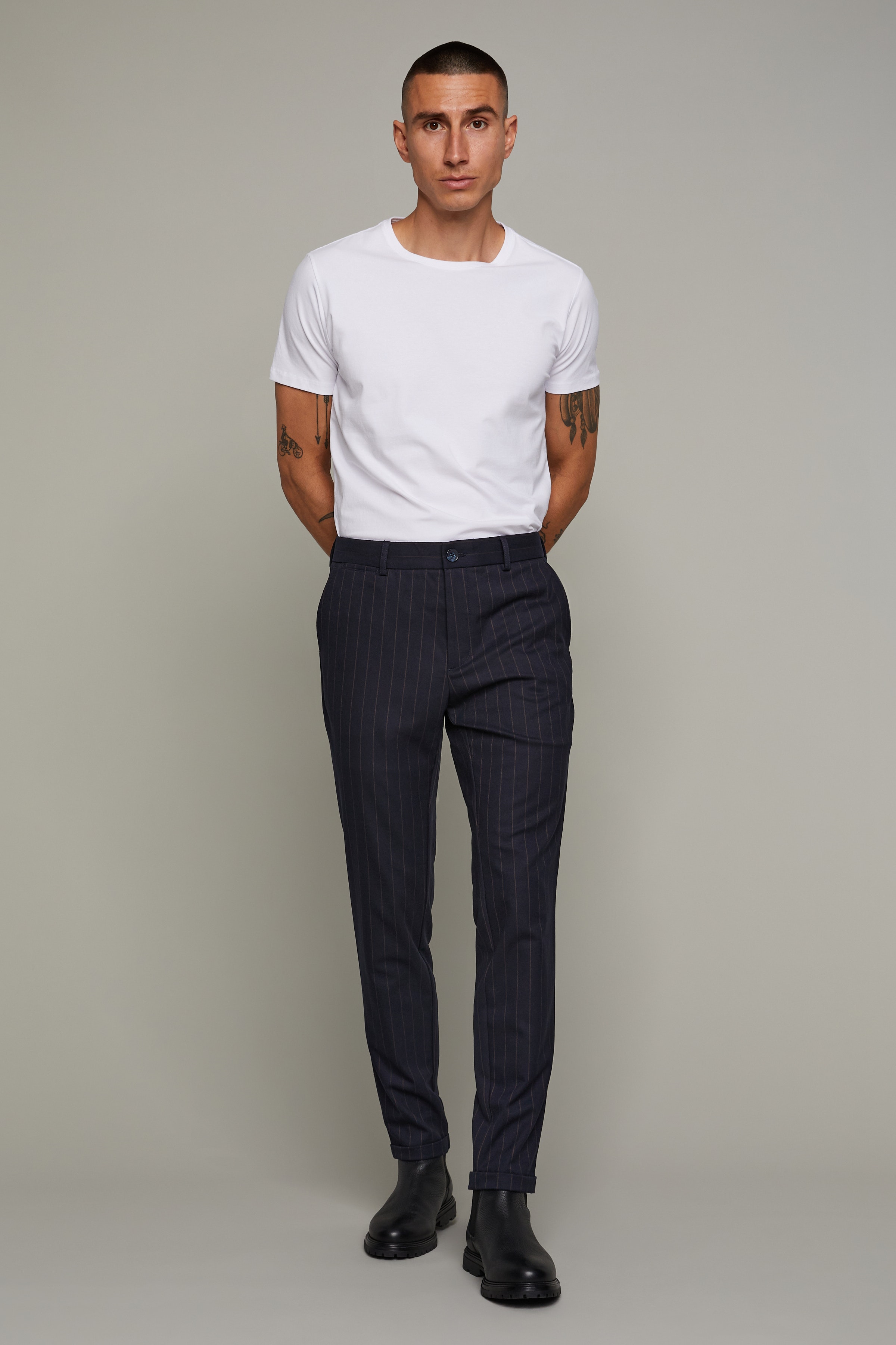MAliam Hose LOOKBOOK FRONT 30205789-194011