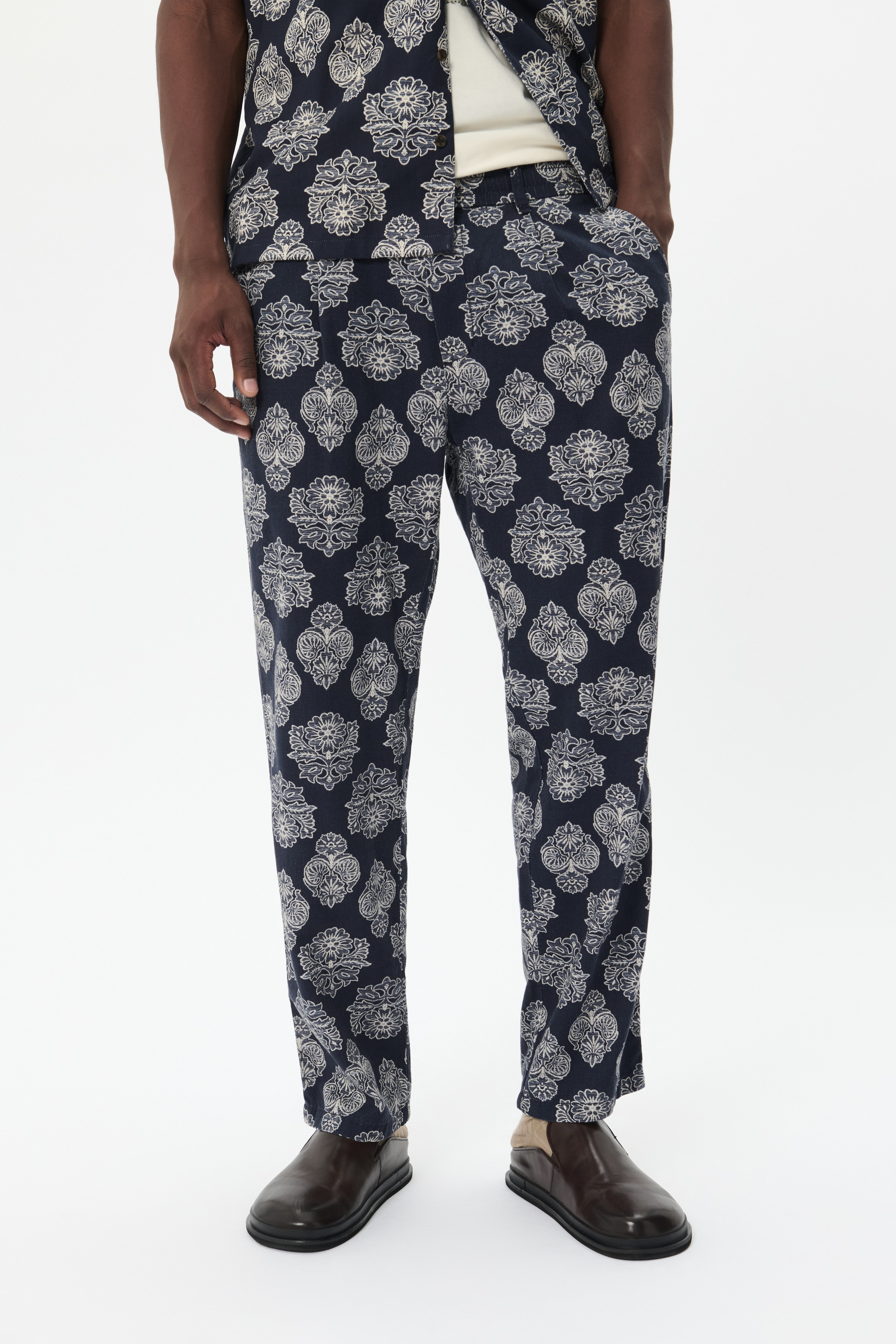 MAjay Trousers LOOKBOOK FRONT 30207818-194011