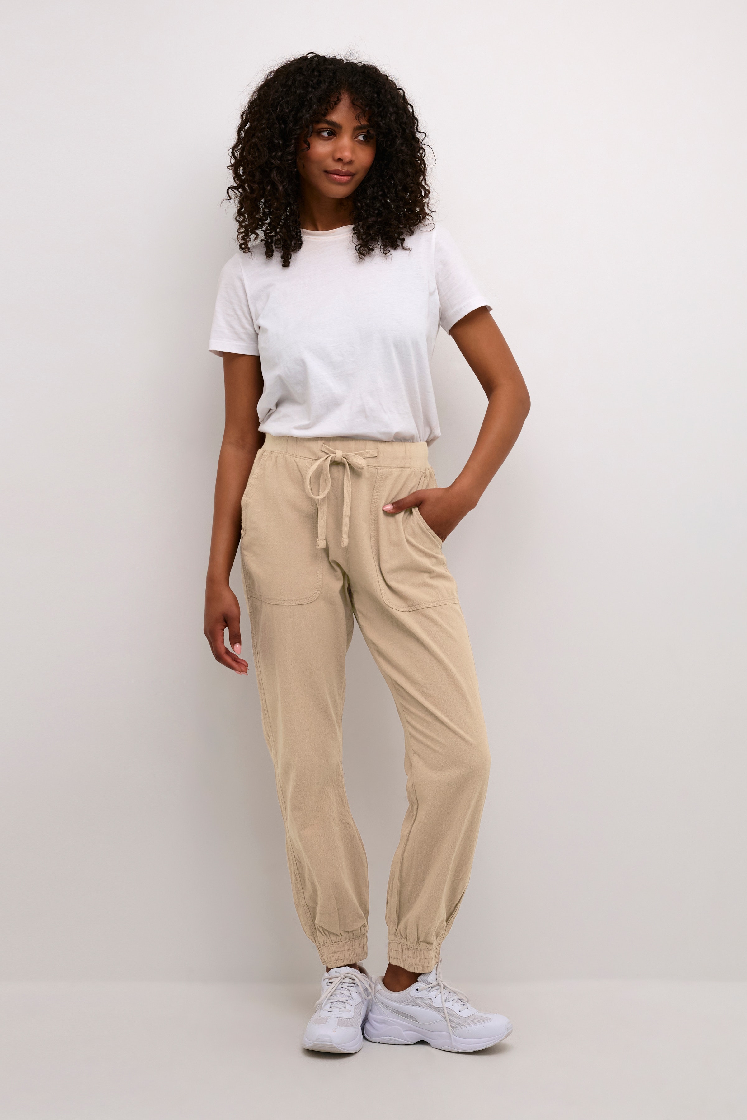 KAnaya Trousers LOOKBOOK FRONT 10505397-101239