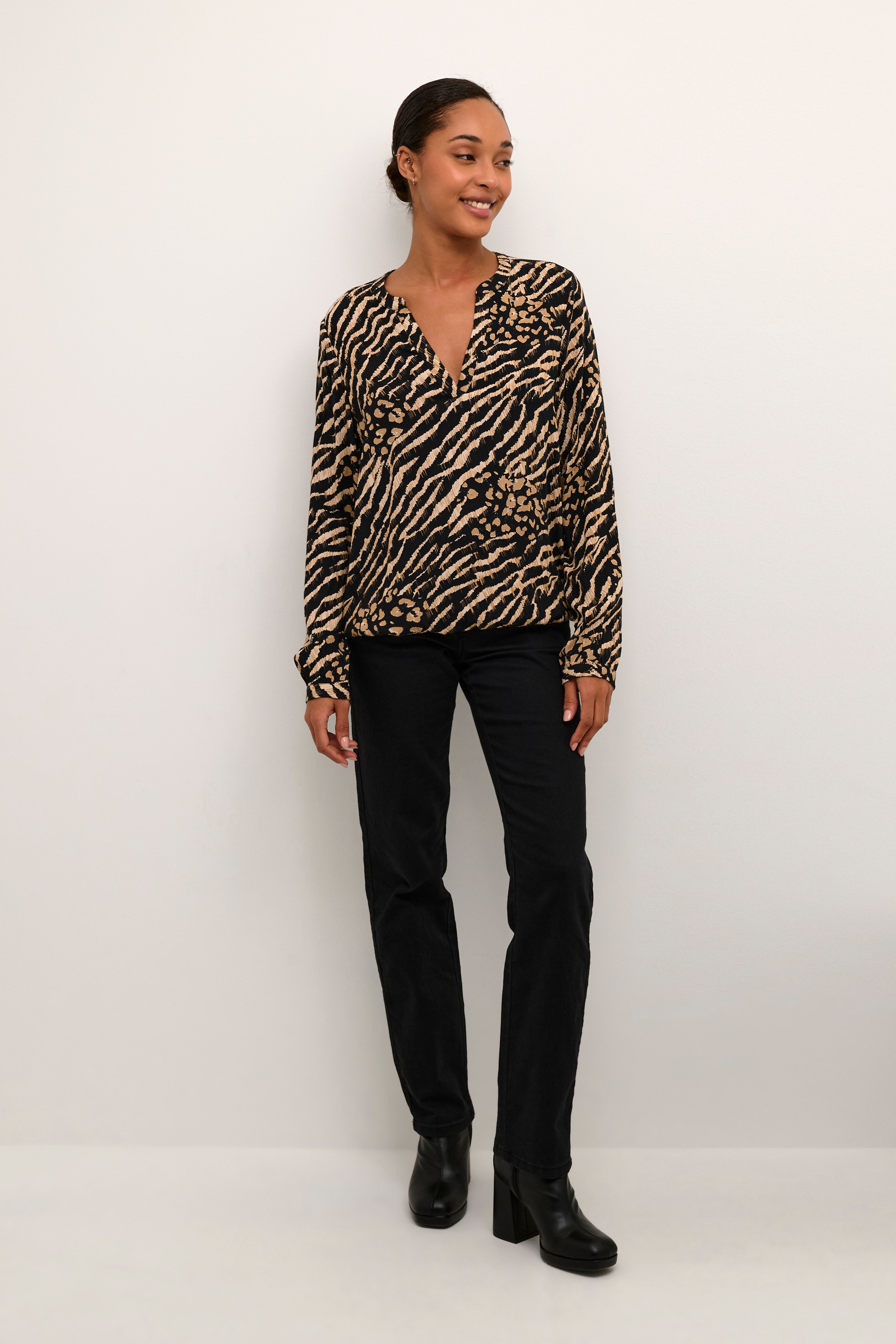 KAditte Top LOOKBOOK FRONT 10507919-104859