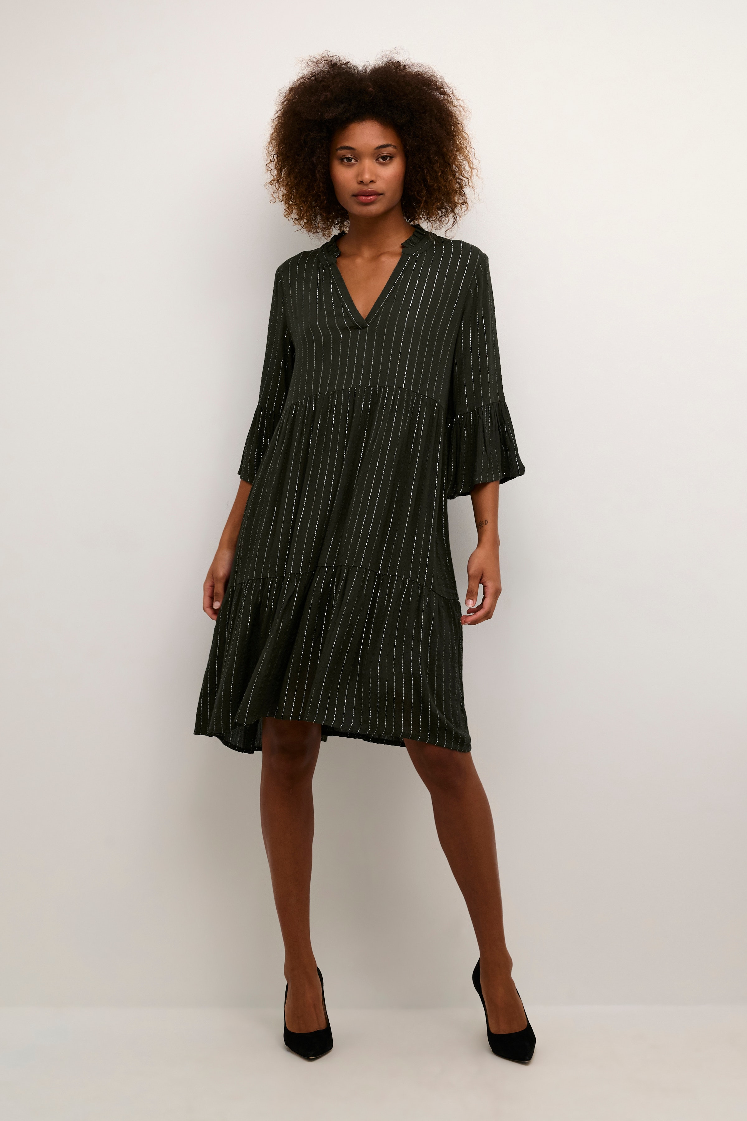 KAliv Glimmerkjole LOOKBOOK FRONT 10552164-105095