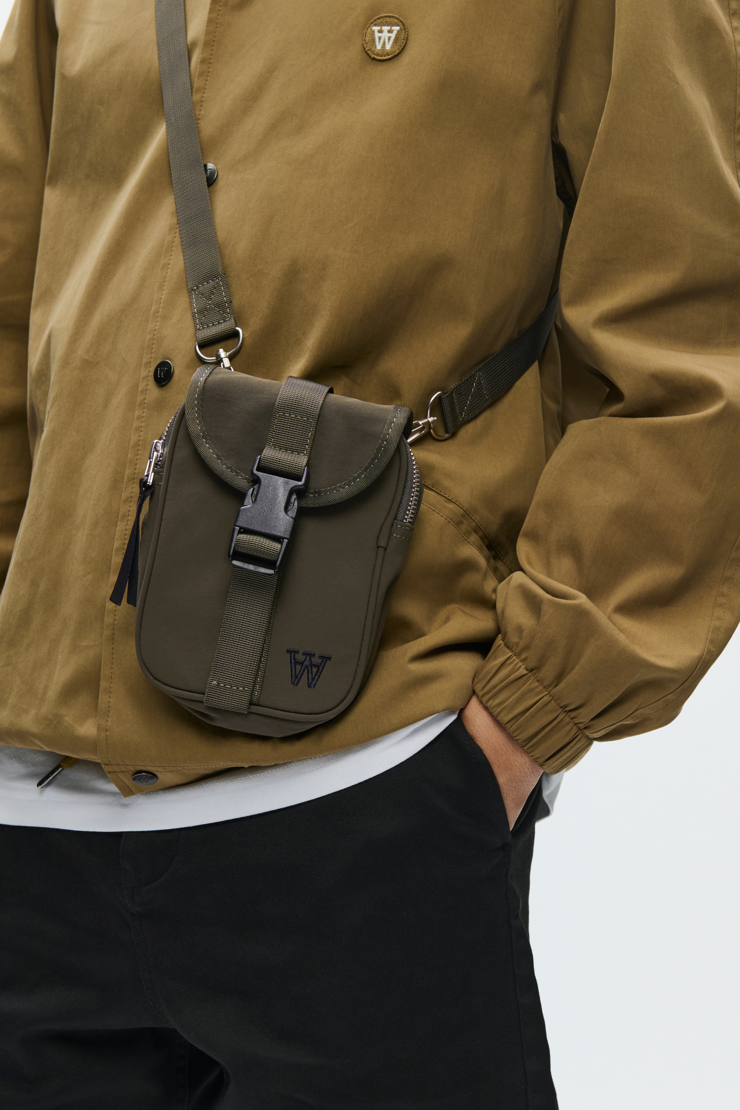 WWRalf Schultertasche LOCATION NONE 30251921-190511