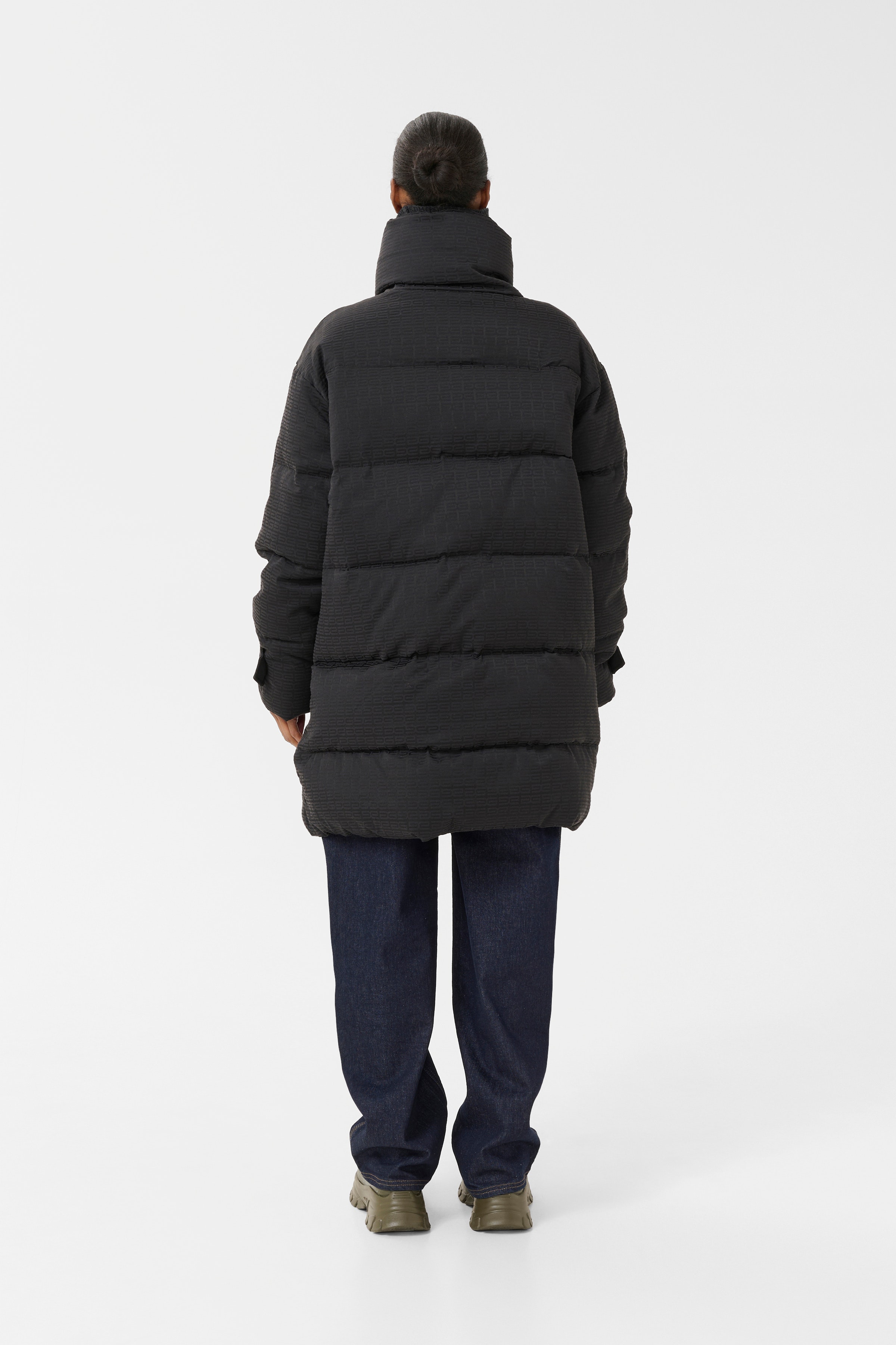 GZnansi Outerwear LOOKBOOK BACK 10910330-100017