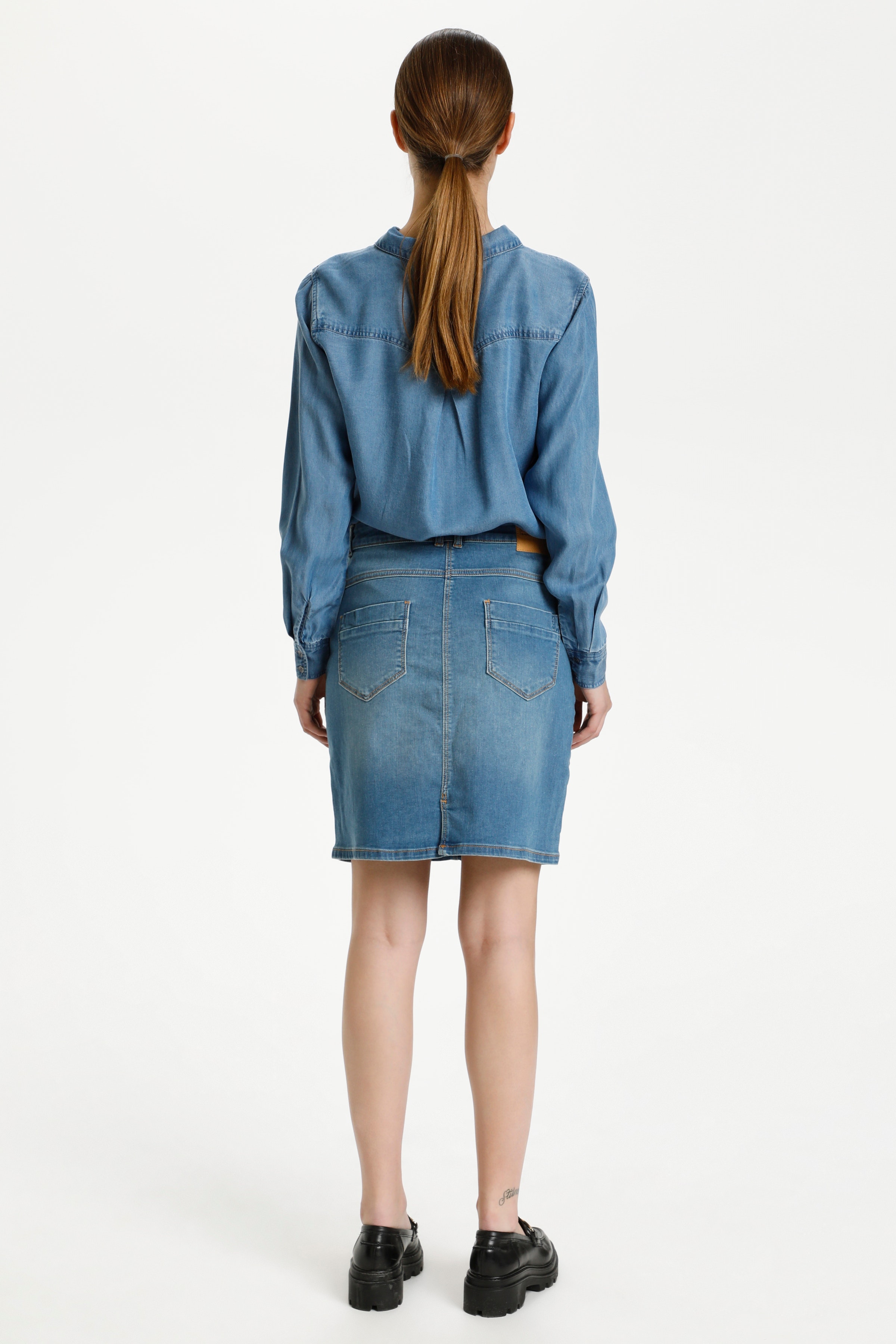 12 THE DENIM SKIRT LOOKBOOK BACK 10703577-100048