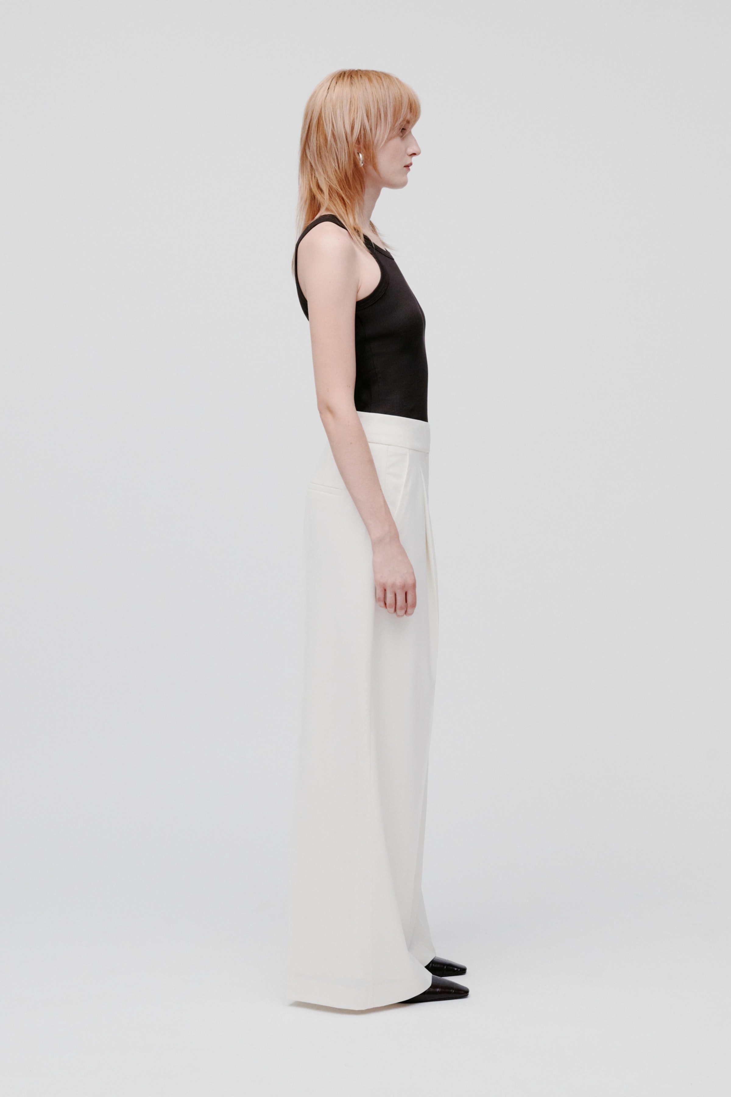 PRESCILLIA SUE Trousers LOOKBOOK FRONT 30600623-WH010