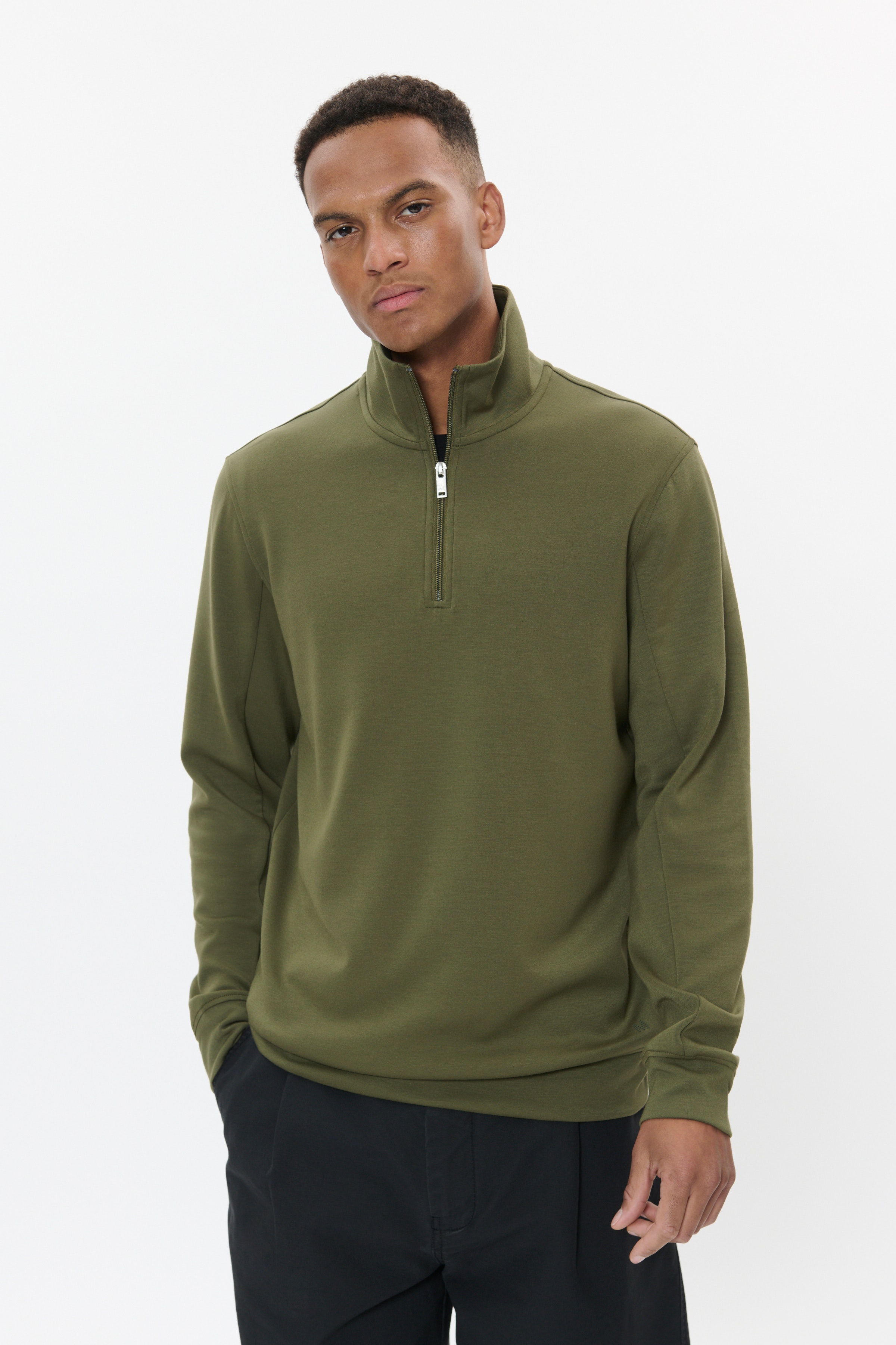 MAkade Pullover LOOKBOOK FRONT 30207518-190515