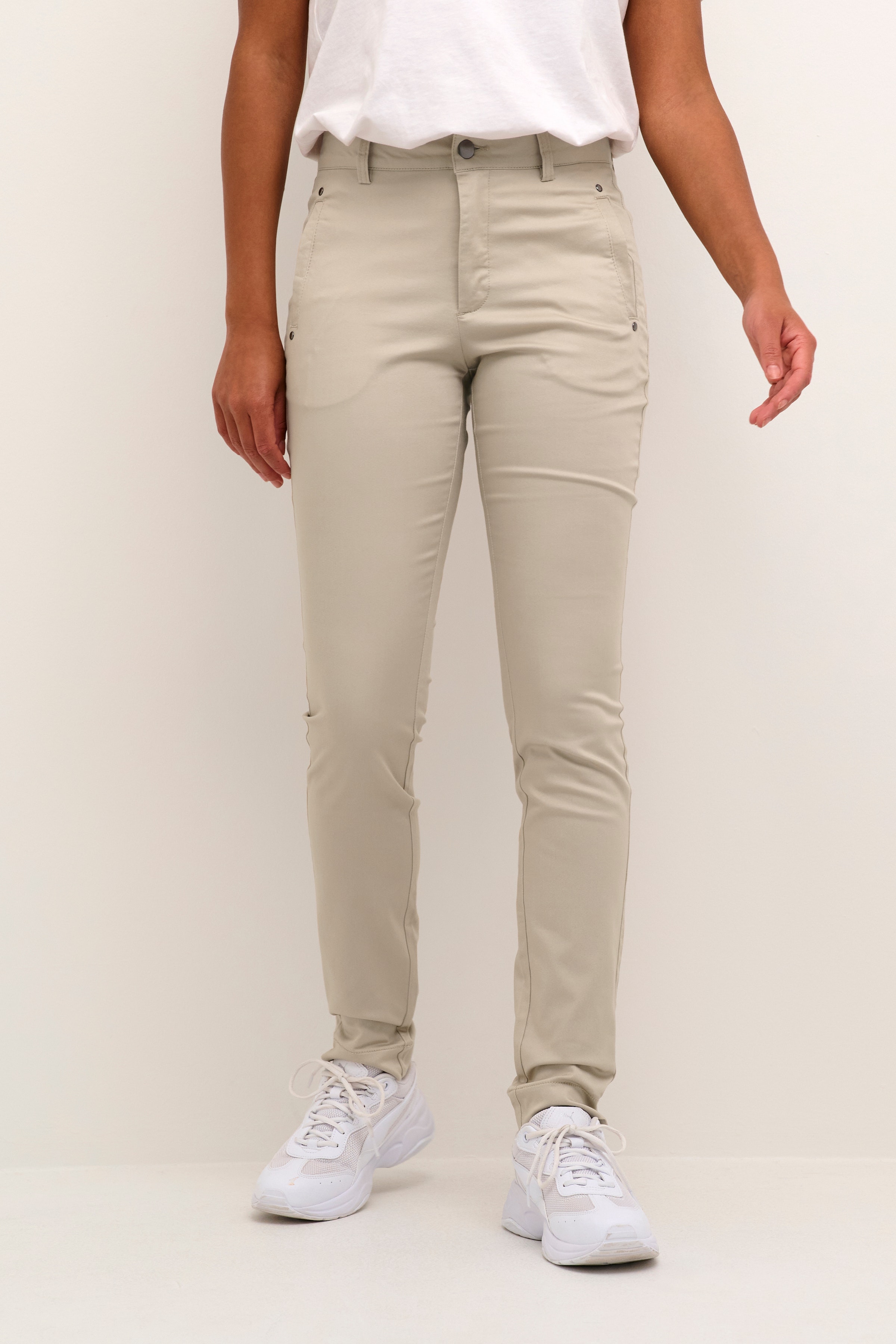 KAlea Bukser LOOKBOOK FRONT 10508120-151305